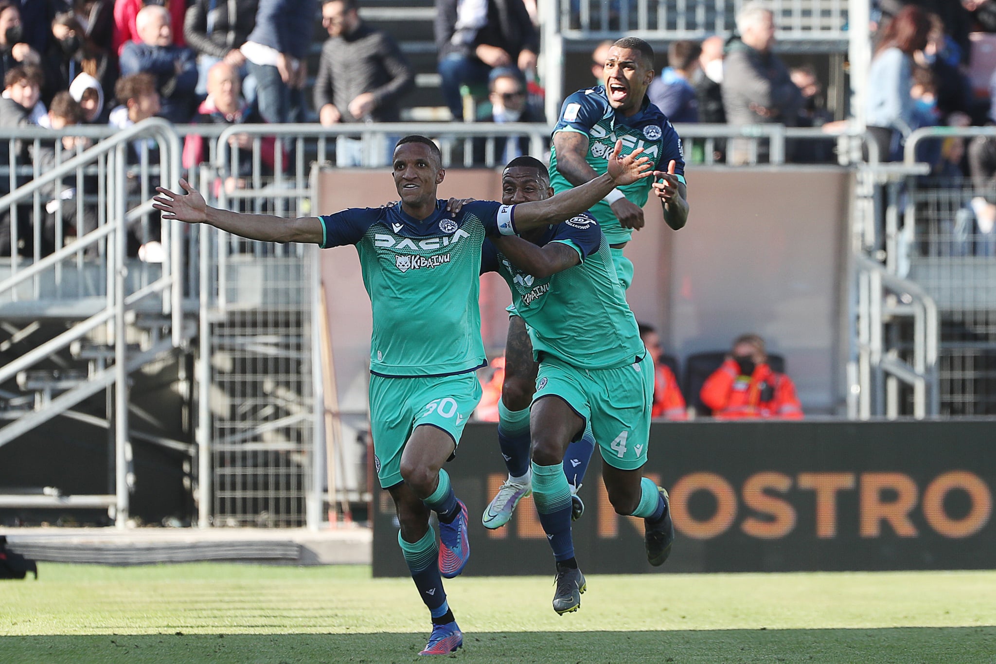 Nederlandse linksback ziet club met hangende pootjes terugkomen