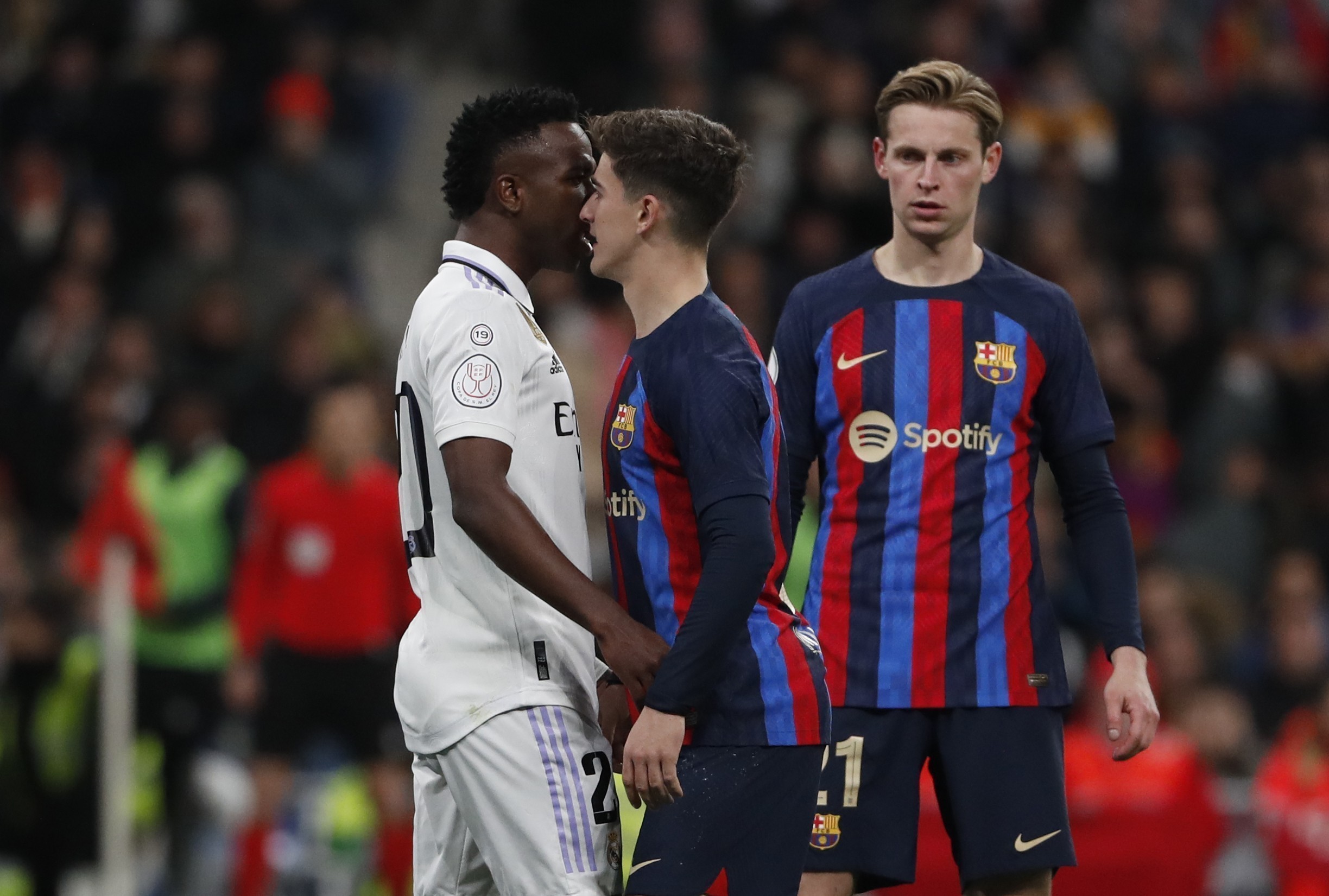 Intense El Clásico met veel opstootjes