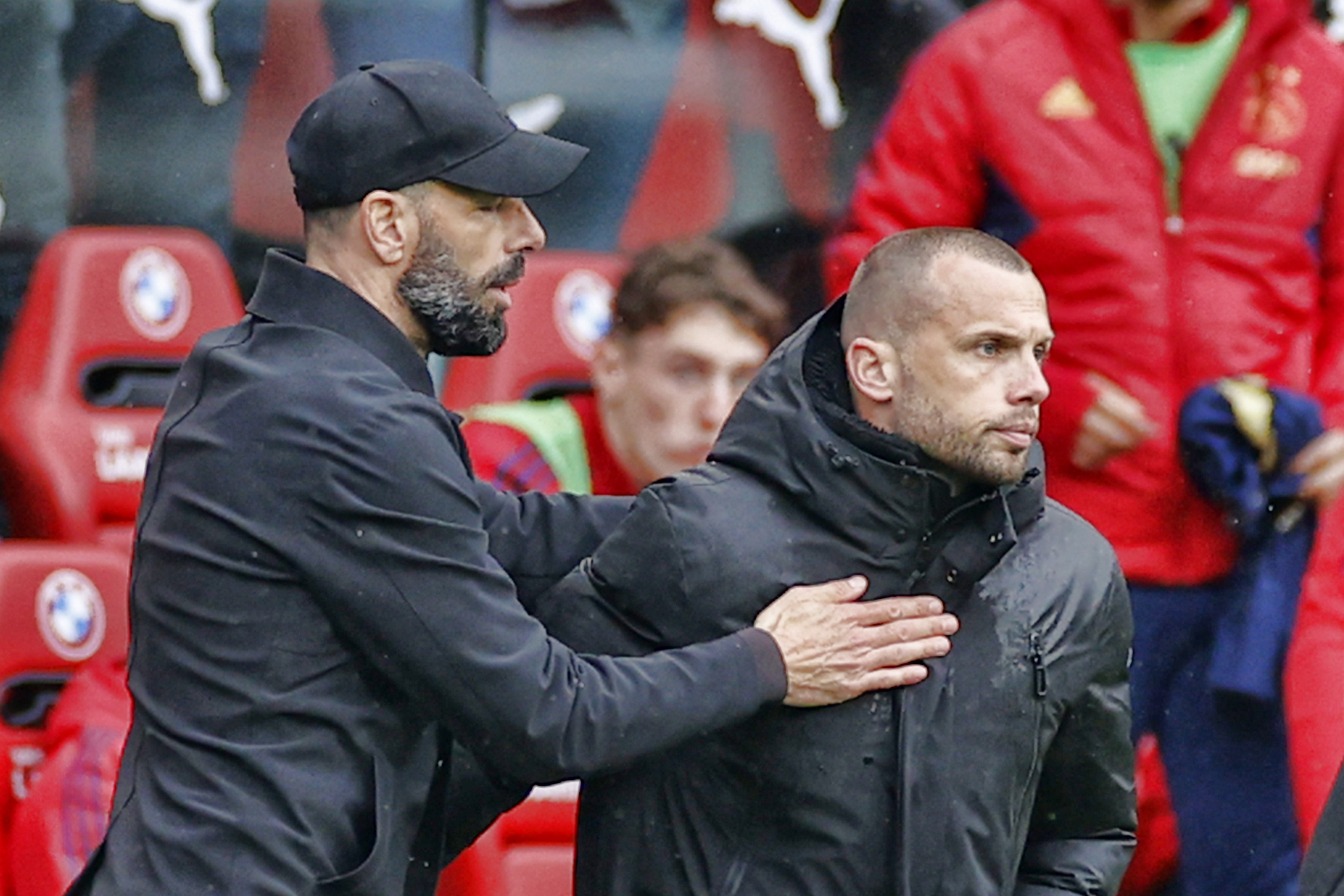 Drama bij Ajax: Archivaris ontslagen en raadsleden stappen op