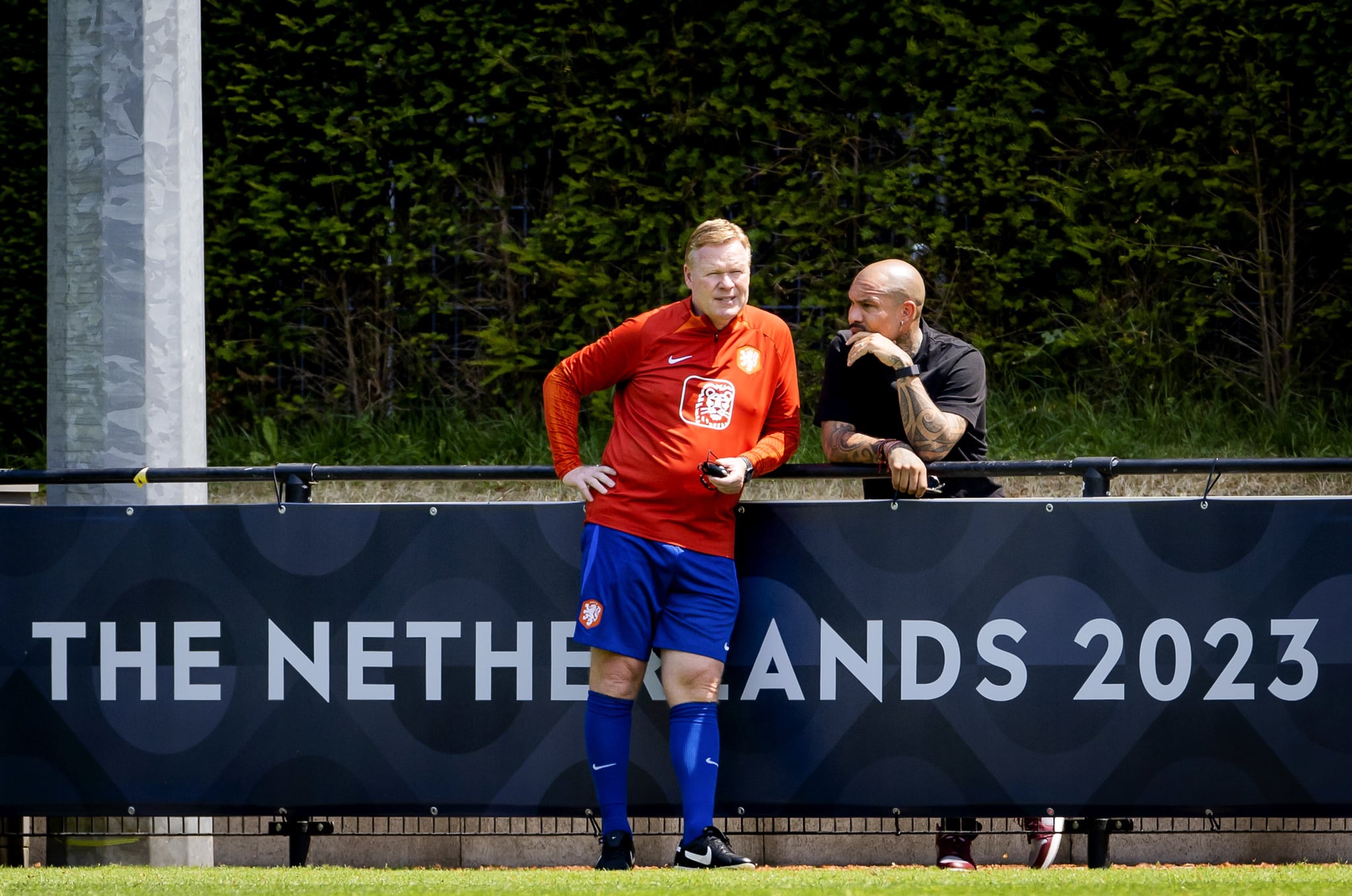 Ronald Koeman kan grapje niet waarderen na verloren halve finale