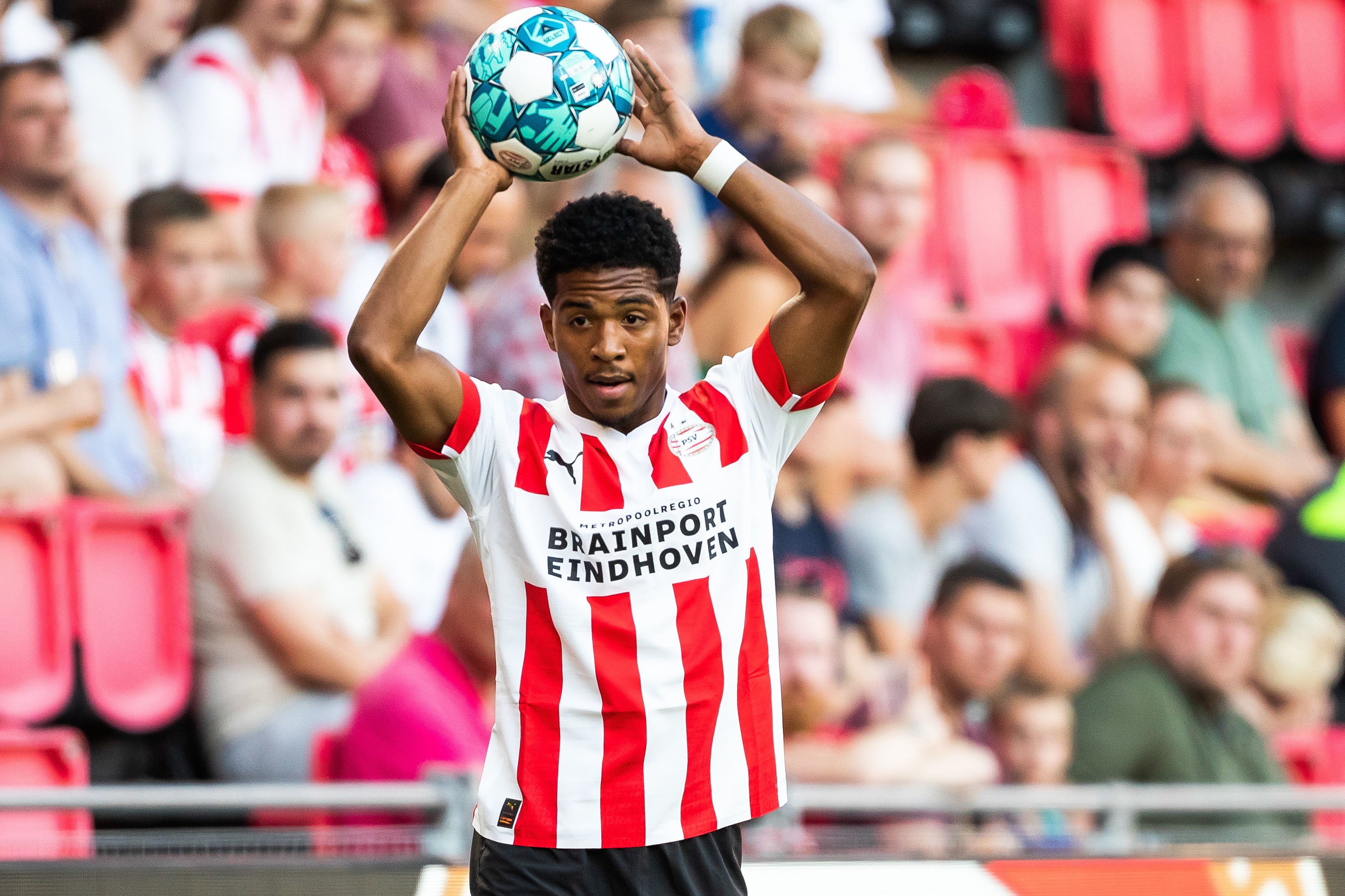 PSV Transfergeruchten: Ajax meldt zich in Eindhoven