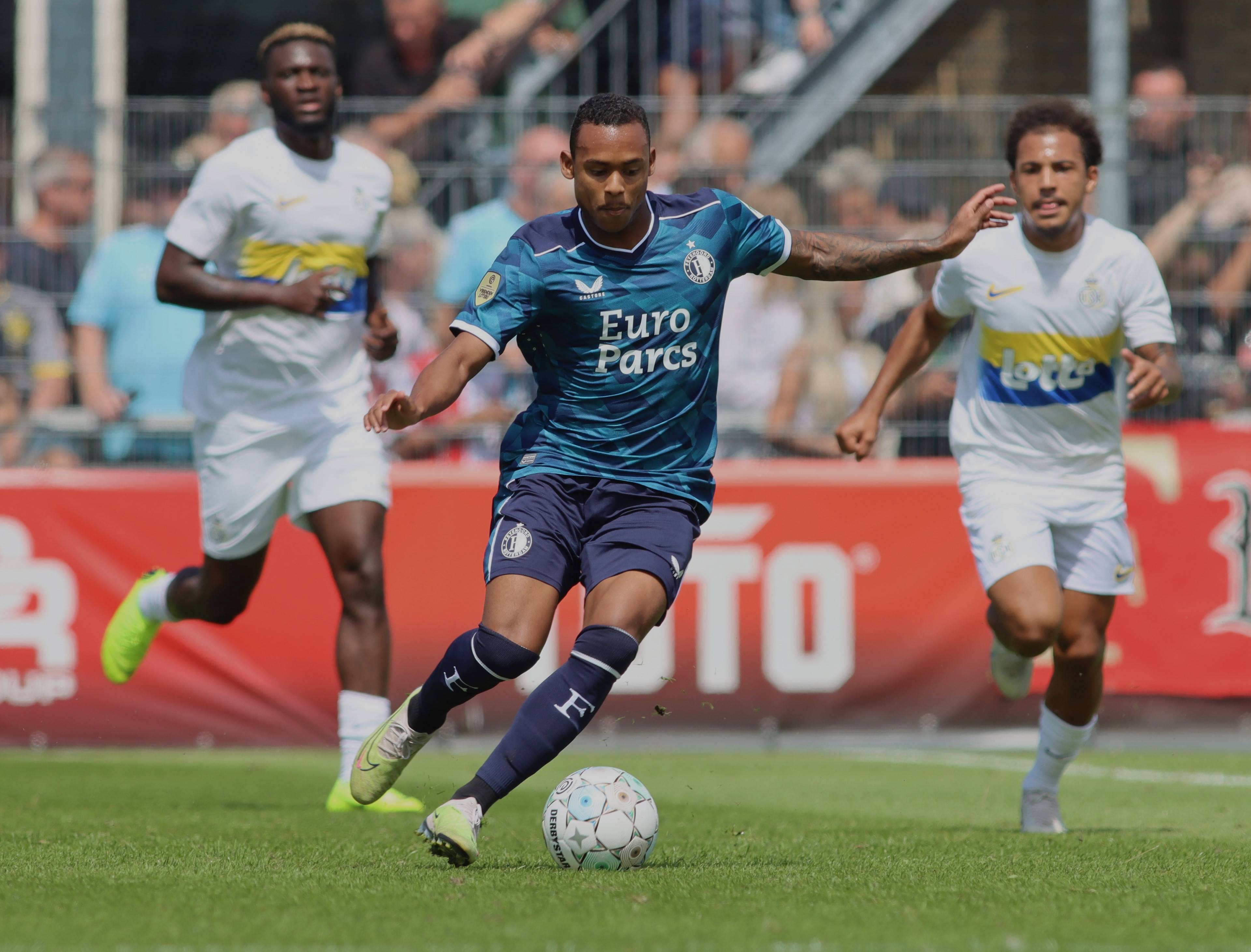 Feyenoord speelt gelijk tegen Union, PSV wint onder Bosz