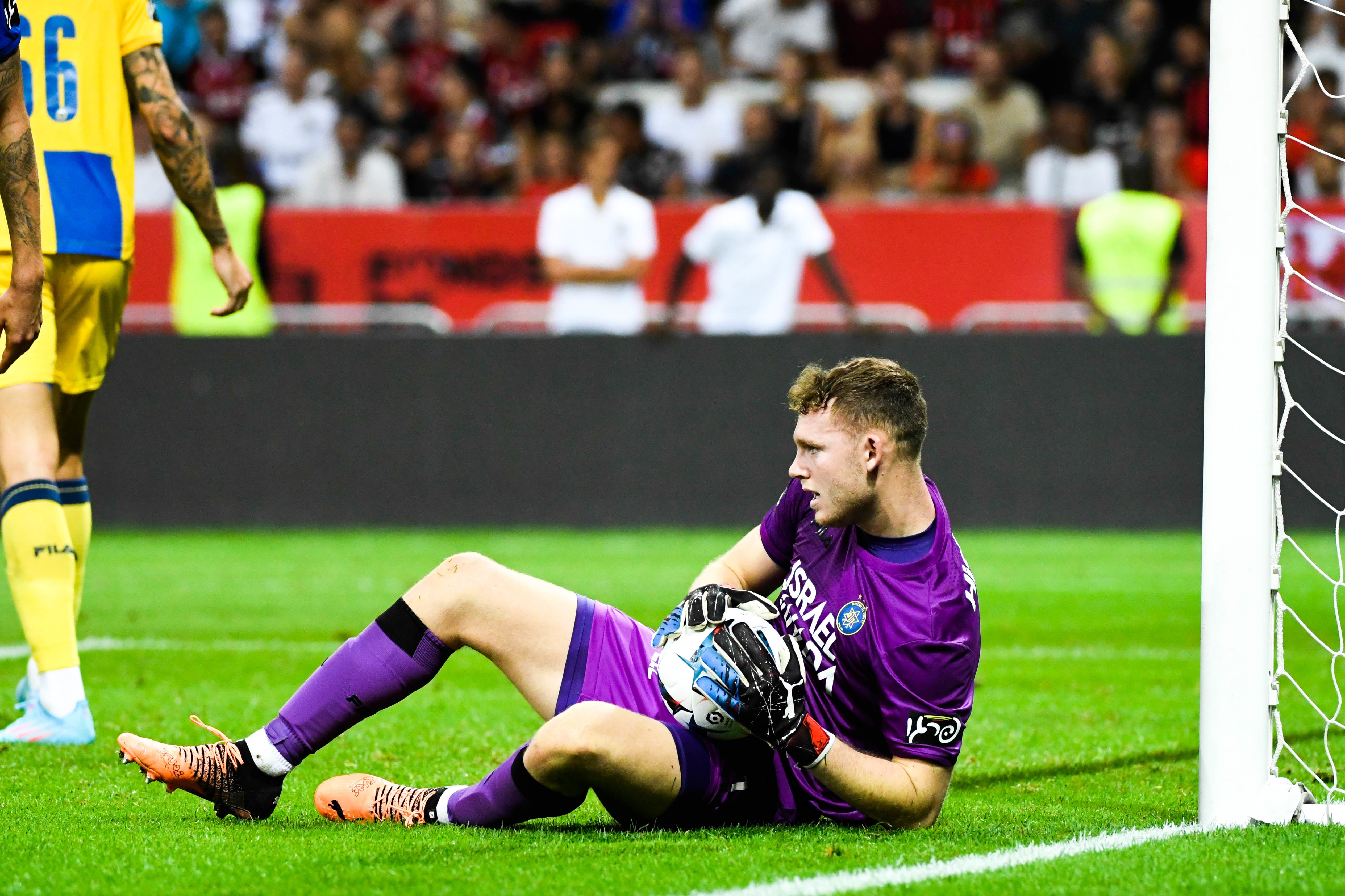 Transfergeruchten Internationaal: Bayern München Vindt Nieuwe Doelman in Daniel Peretz