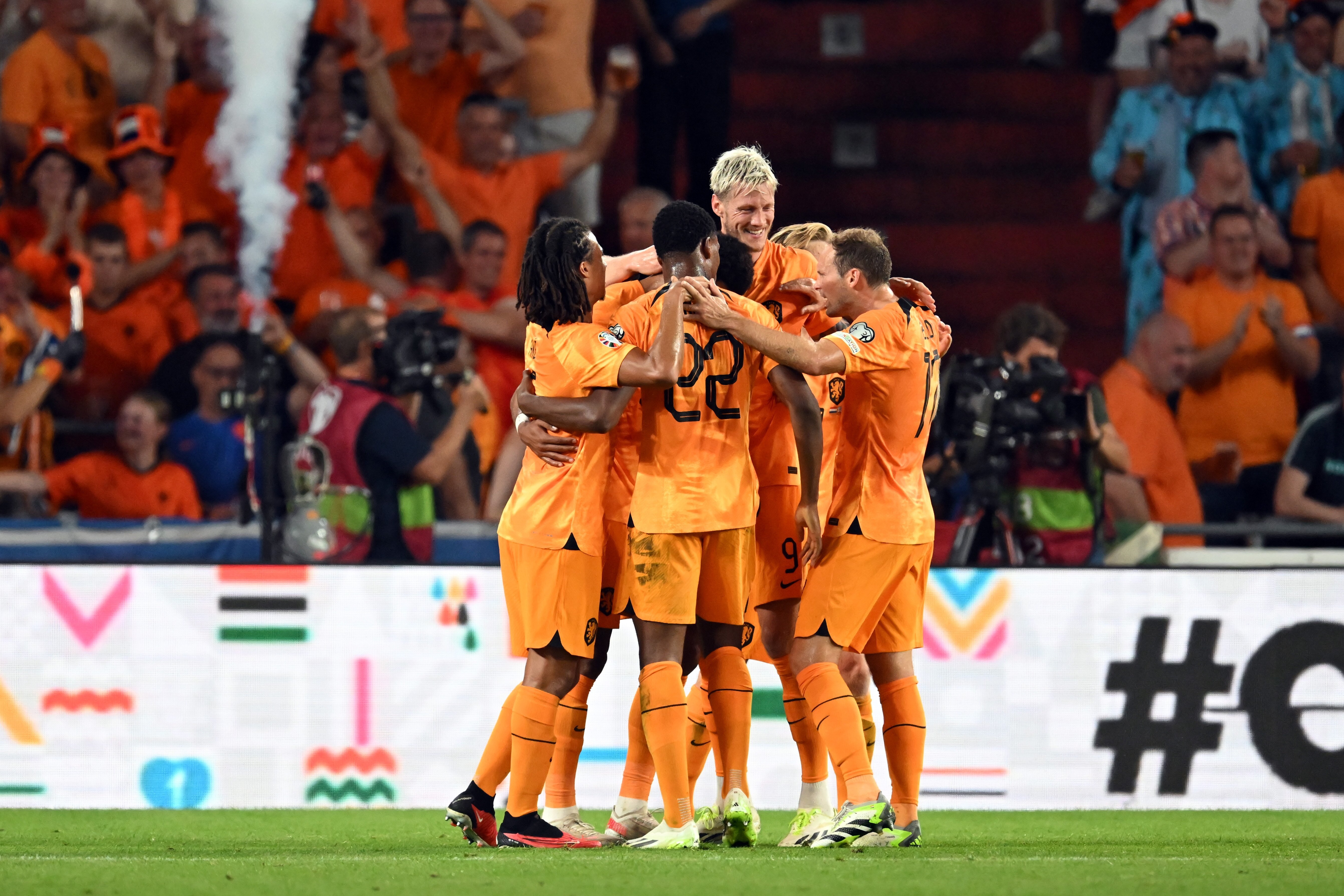 Oranje Haalt Overwinning binnen in de EK-Kwalificatie met 3-0 tegen Griekenland