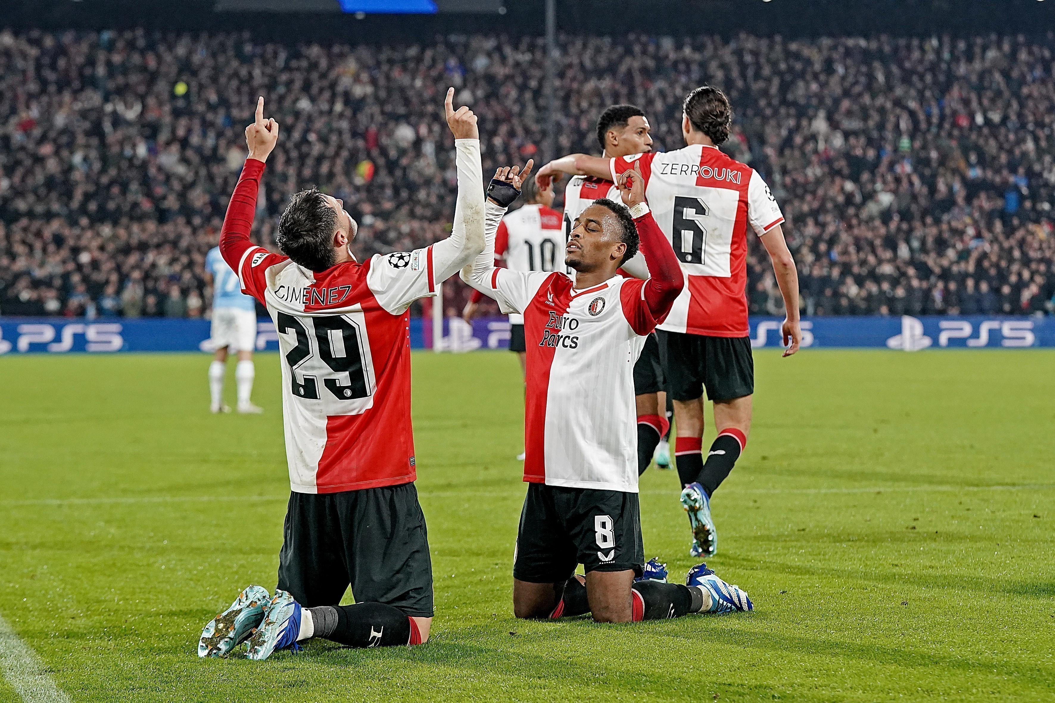 Feyenoord triomfeert in De Kuip met overwinning op Lazio