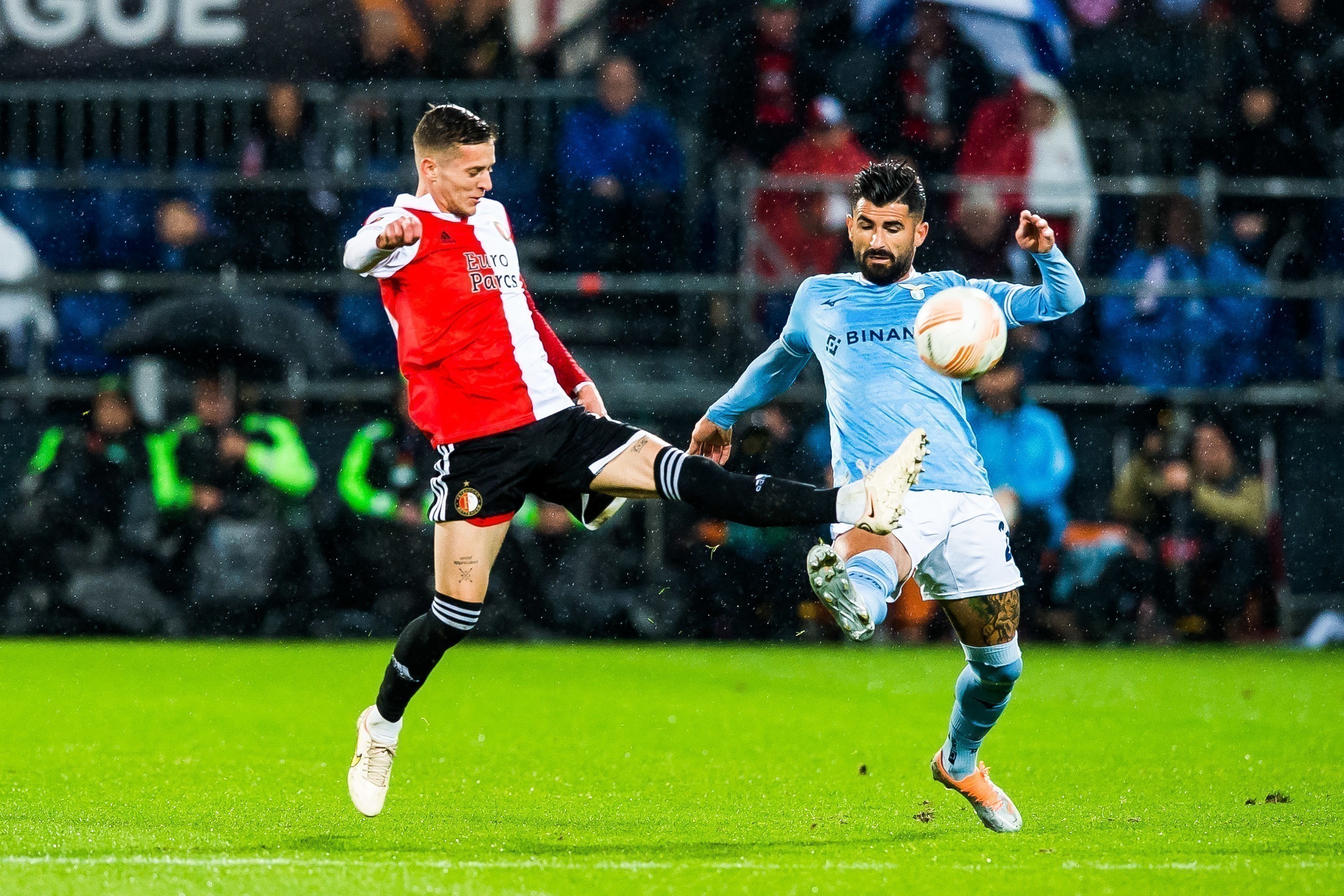 Feyenoord-supporters geweerd bij Champions League-wedstrijd tegen Lazio in Rome