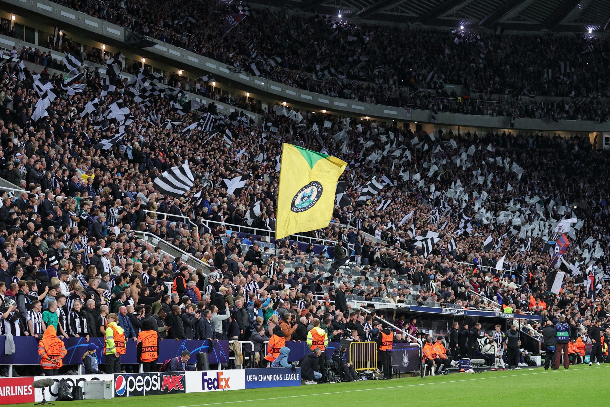 Нюкасъл срещу Борусия Дортмунд на живо: телевизия и онлайн