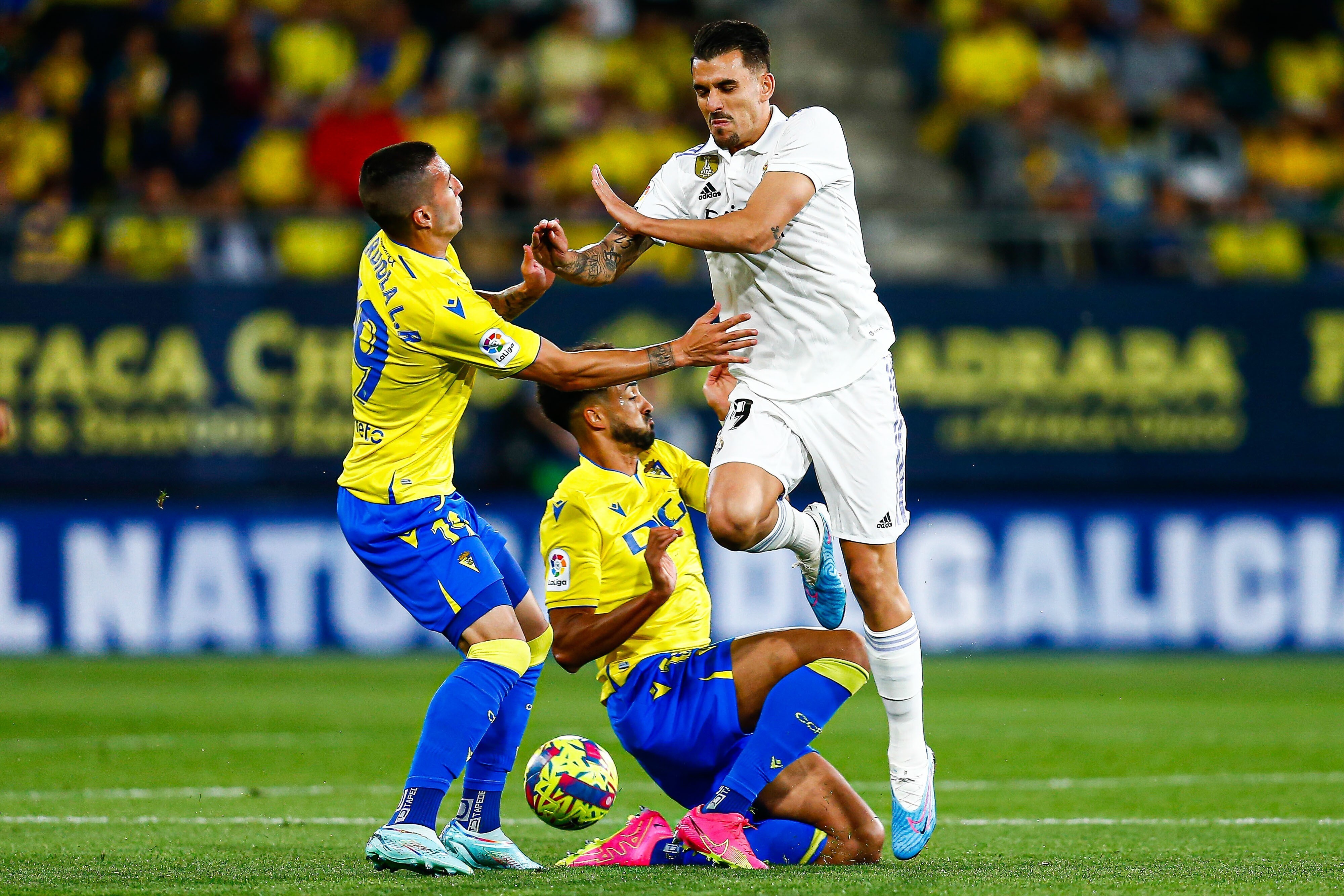 Състави за  Кадис срещу Реал Мадрид