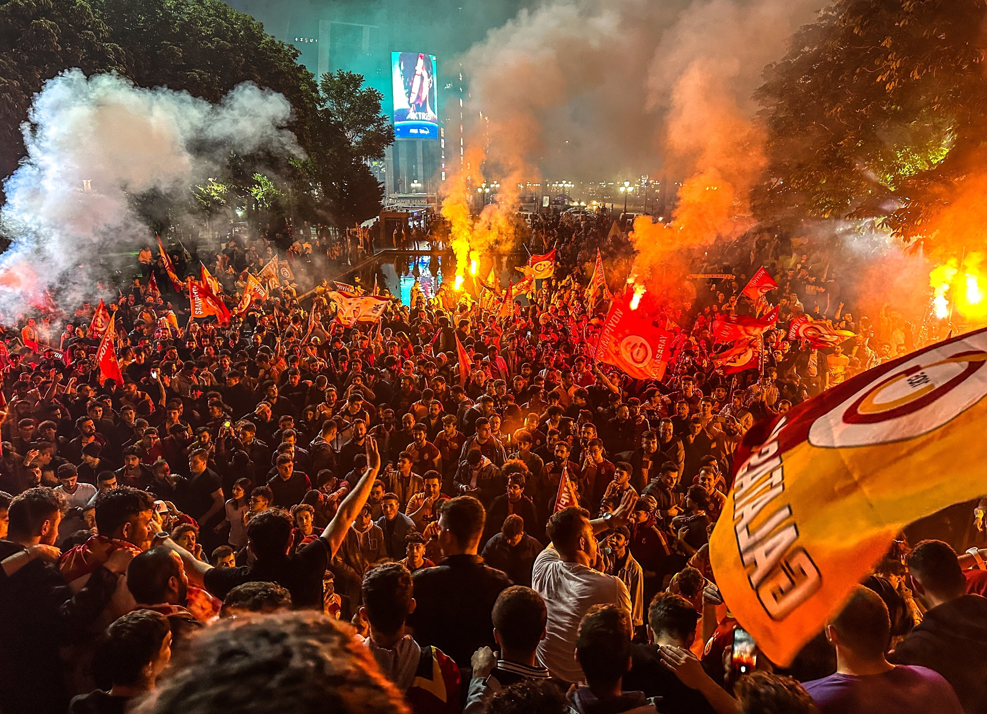 Къде да гледате Галатасарай срещу Ман Юнайтед на живо