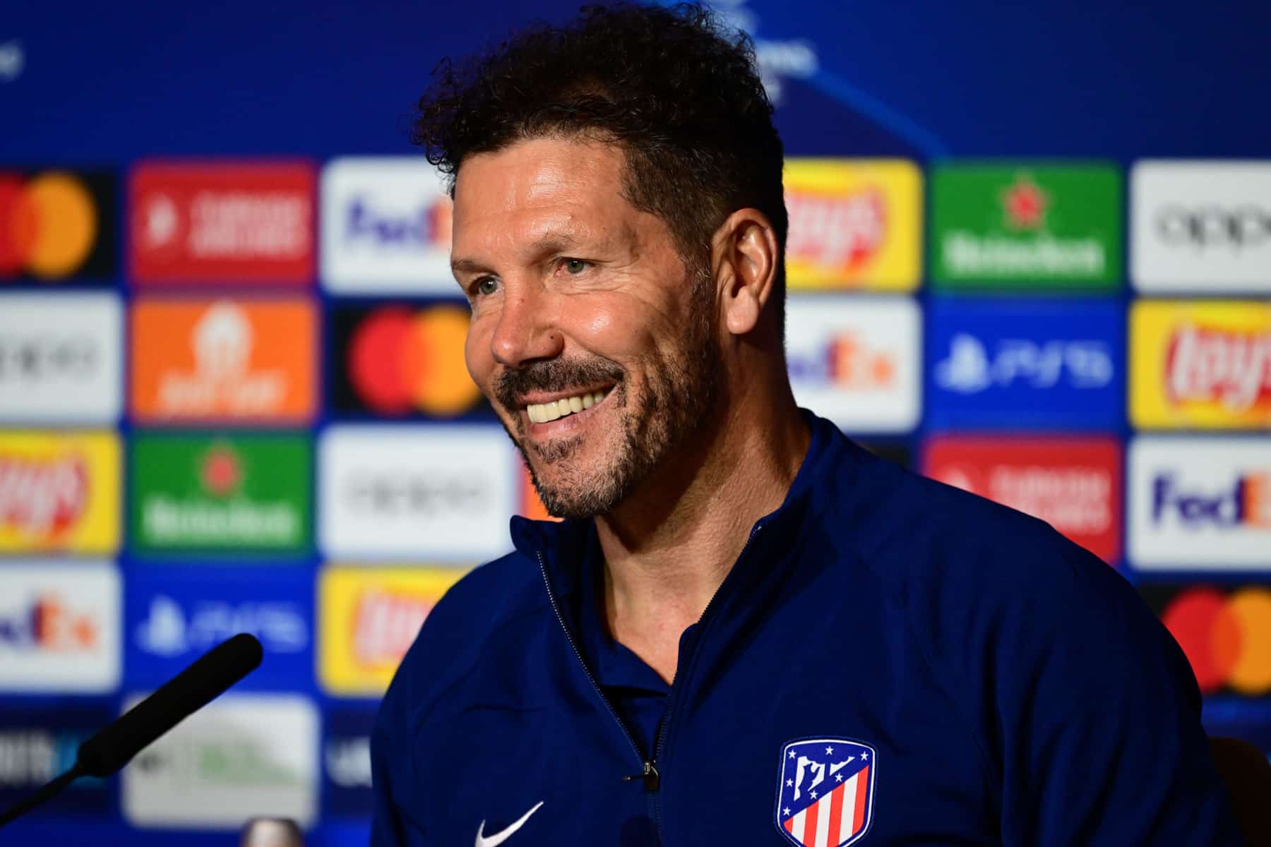 Diego Simeone Eert Santiago Giménez voor Cruciale Champions League-wedstrijd