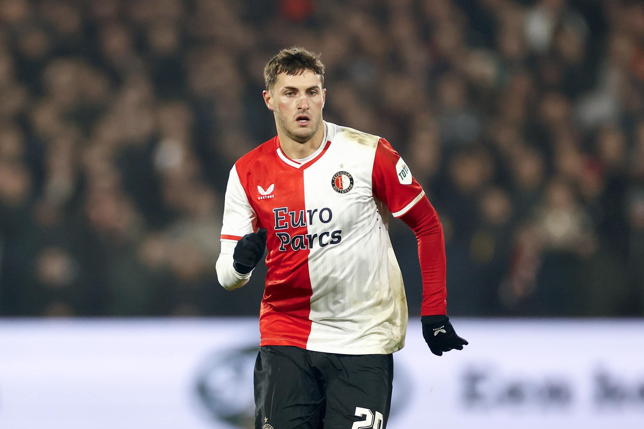 Santiago Giménez: Het Nieuwe Gezicht van Feyenoord