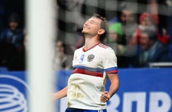 Кадр из матча Россия &mdash; Камерун