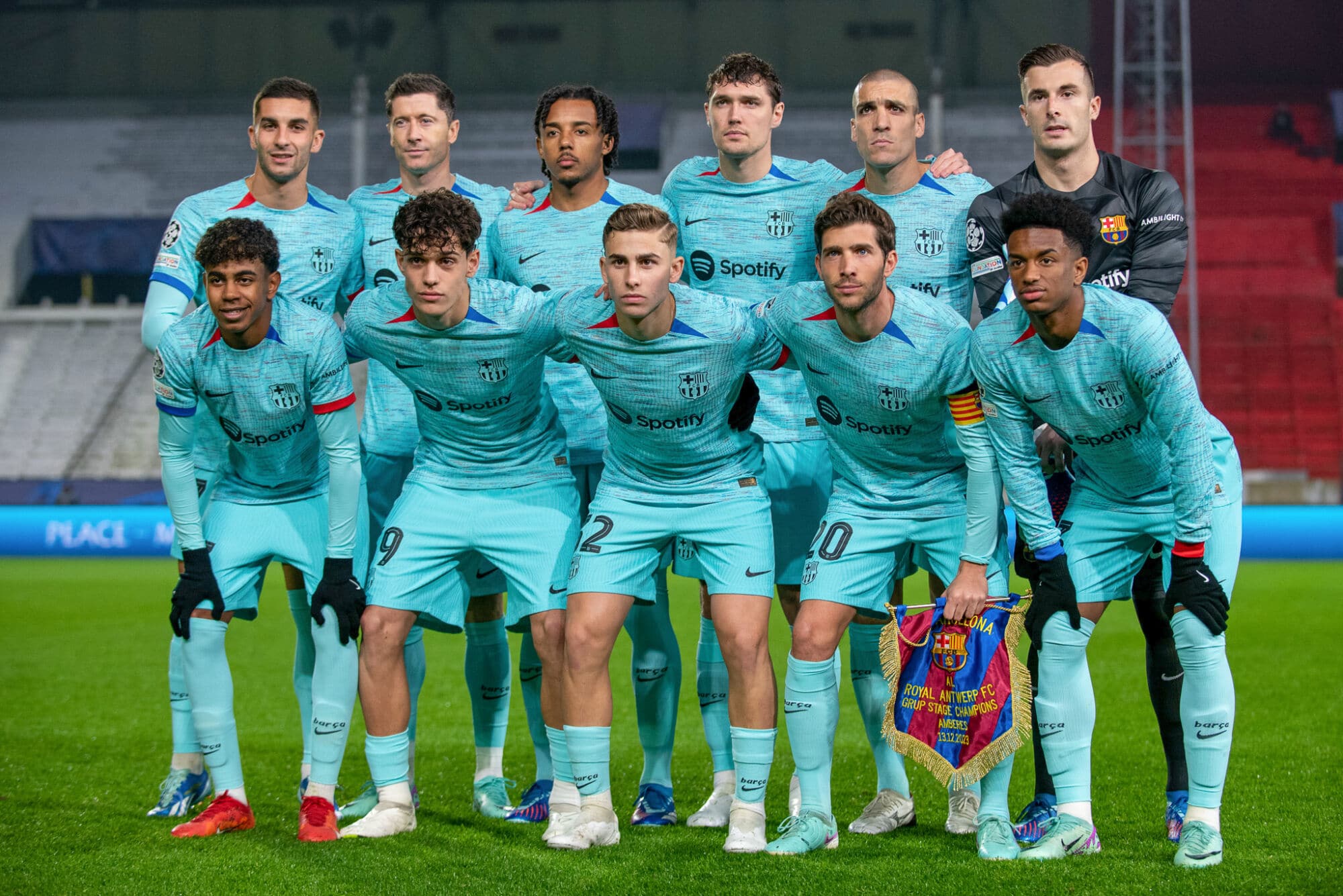 Състави за Валенсия срещу Барселона