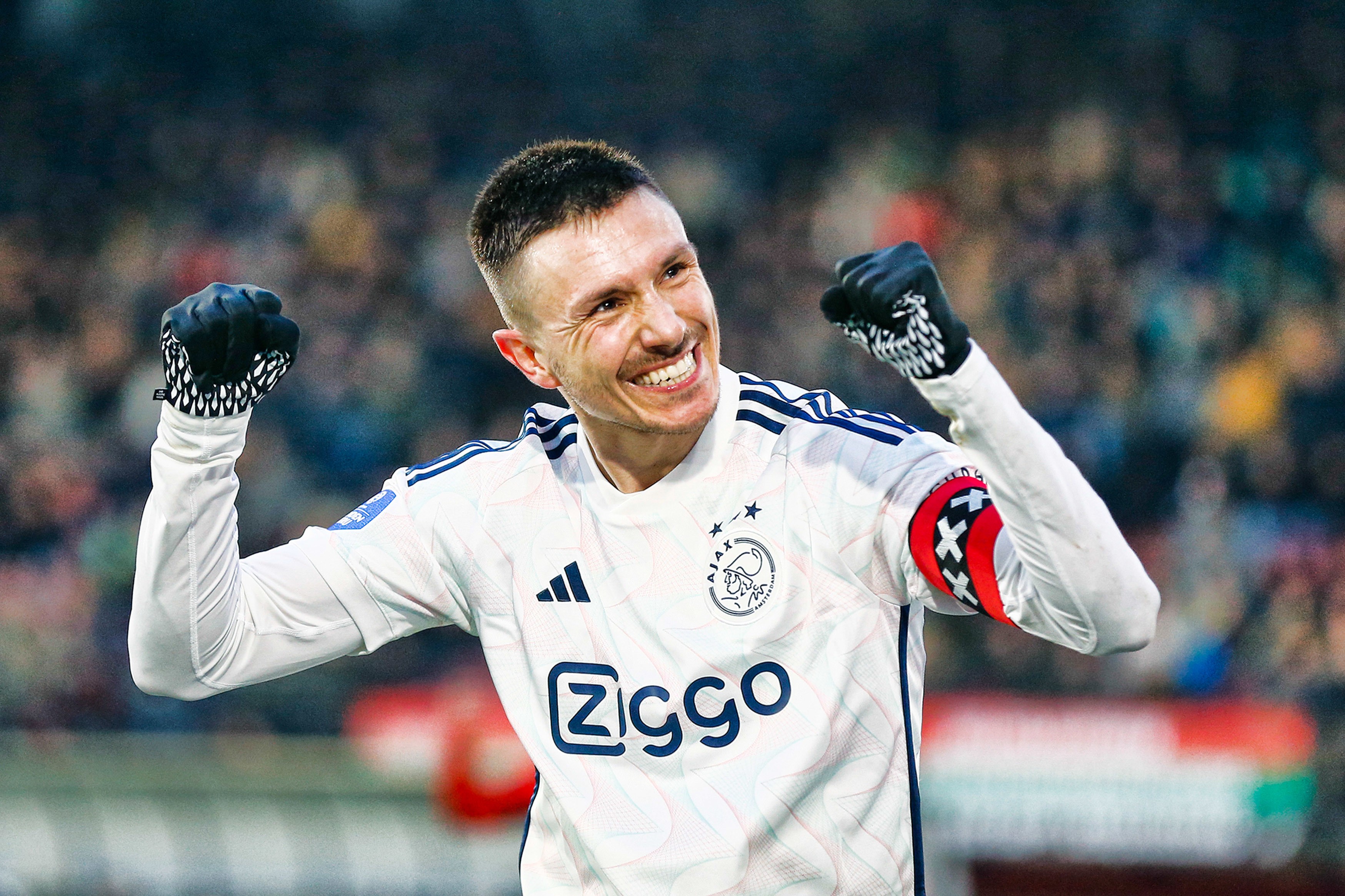 Ajax boekt eerste uitzege in de Eredivisie