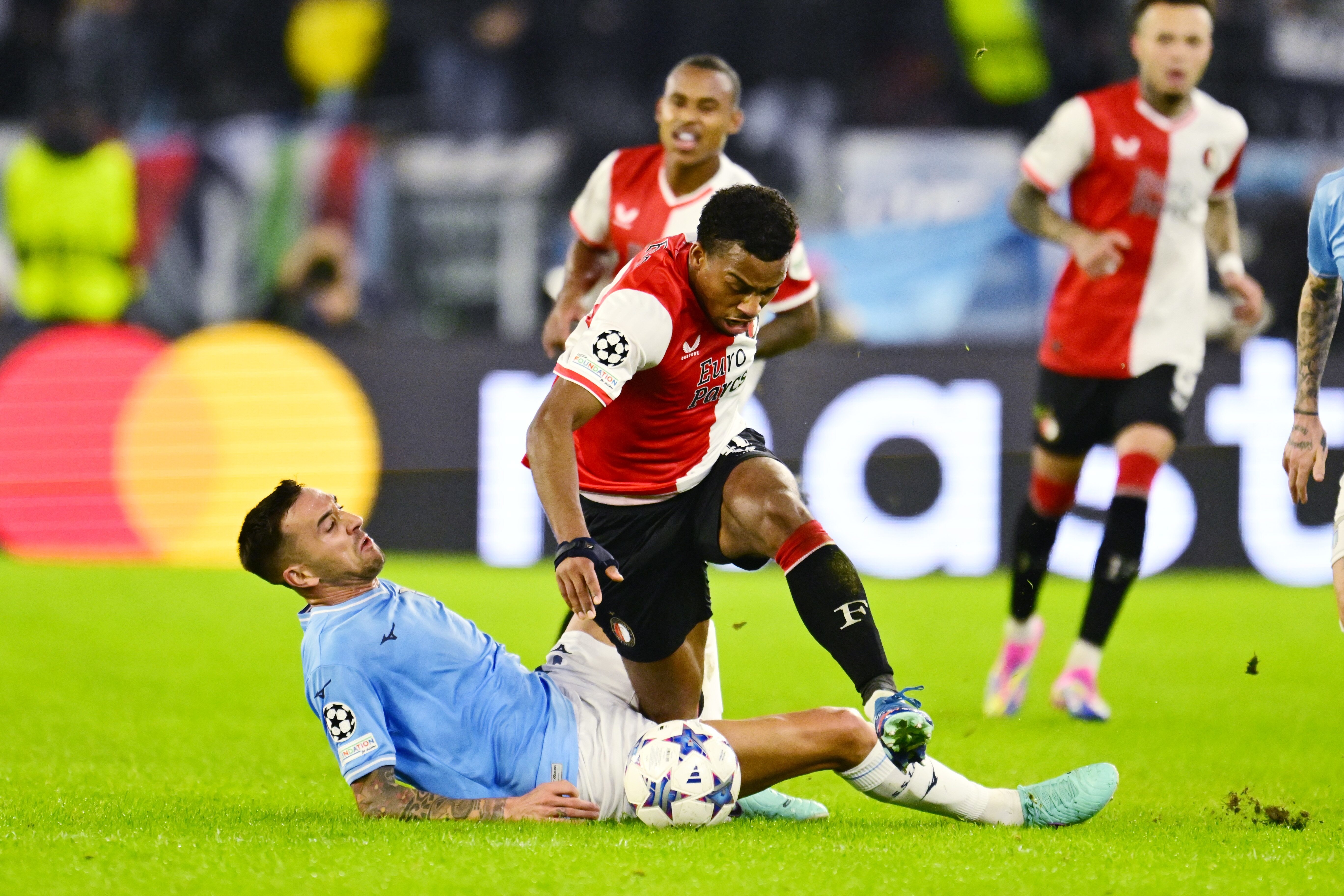 Tegen wie speelt Feyenoord in de Europa League?