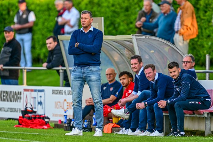 AZ Compleet met Aanstelling Echteld als Trainer van Beloftenteam