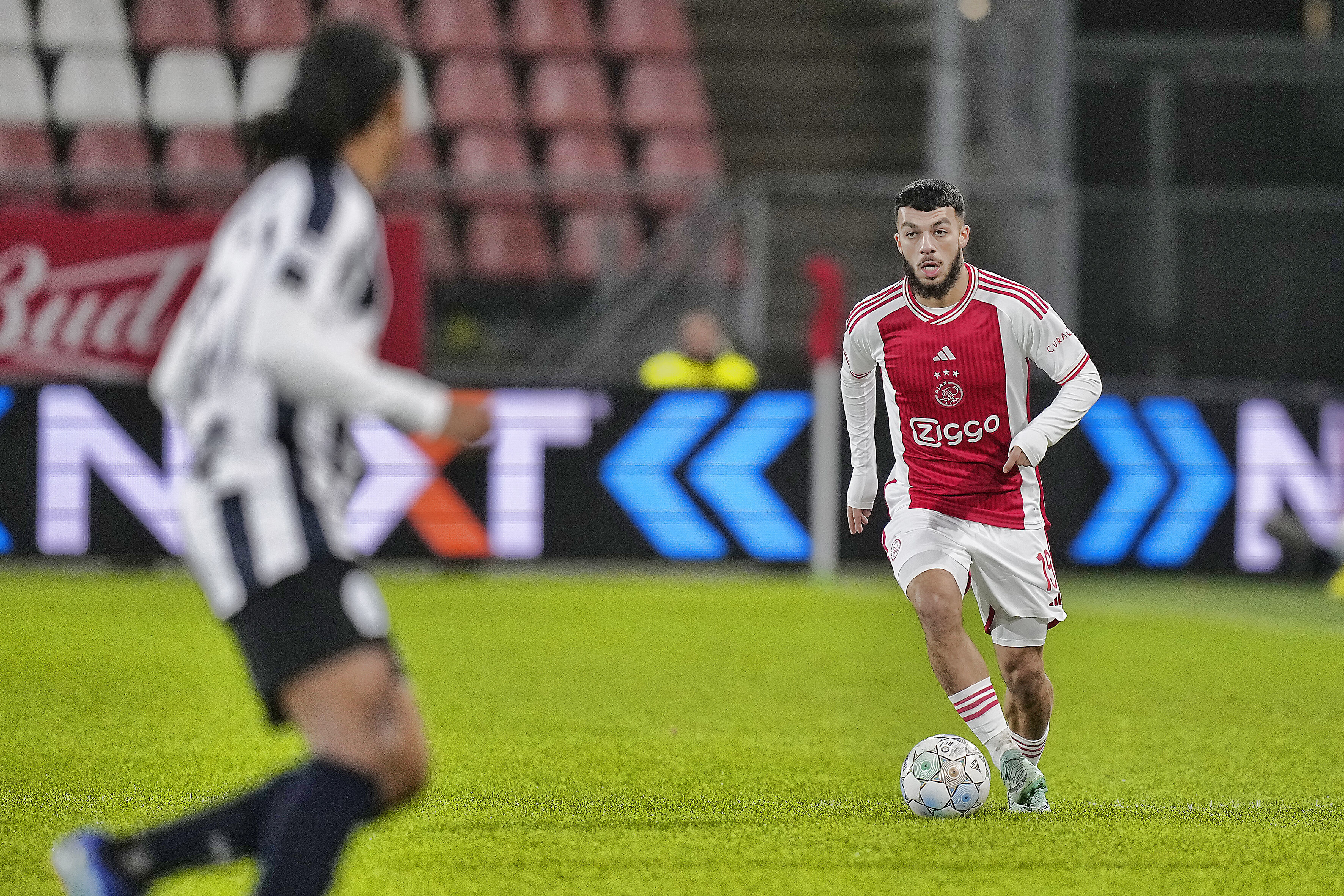 Ajax Stuurt Georges Mikautadze Terug naar FC Metz