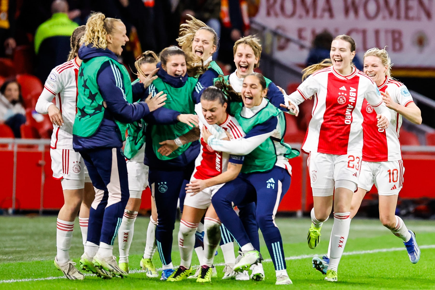 Ajax (v) – Chelsea (v) op TV en Livestreams: Waar kan ik het kijken? (19/03/2024)