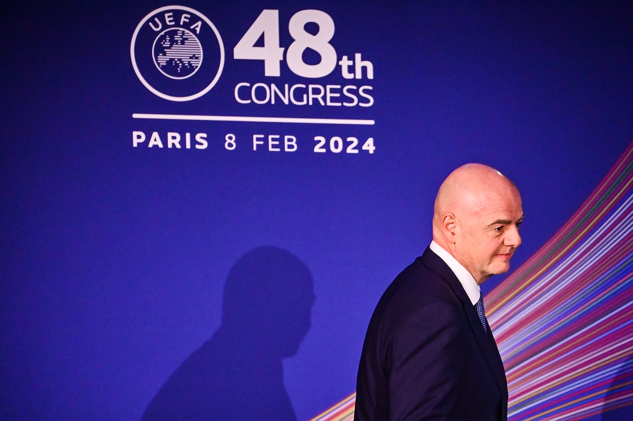 Blauwe Kaart in Voetbal: Innovatie of Traditiebreuk?