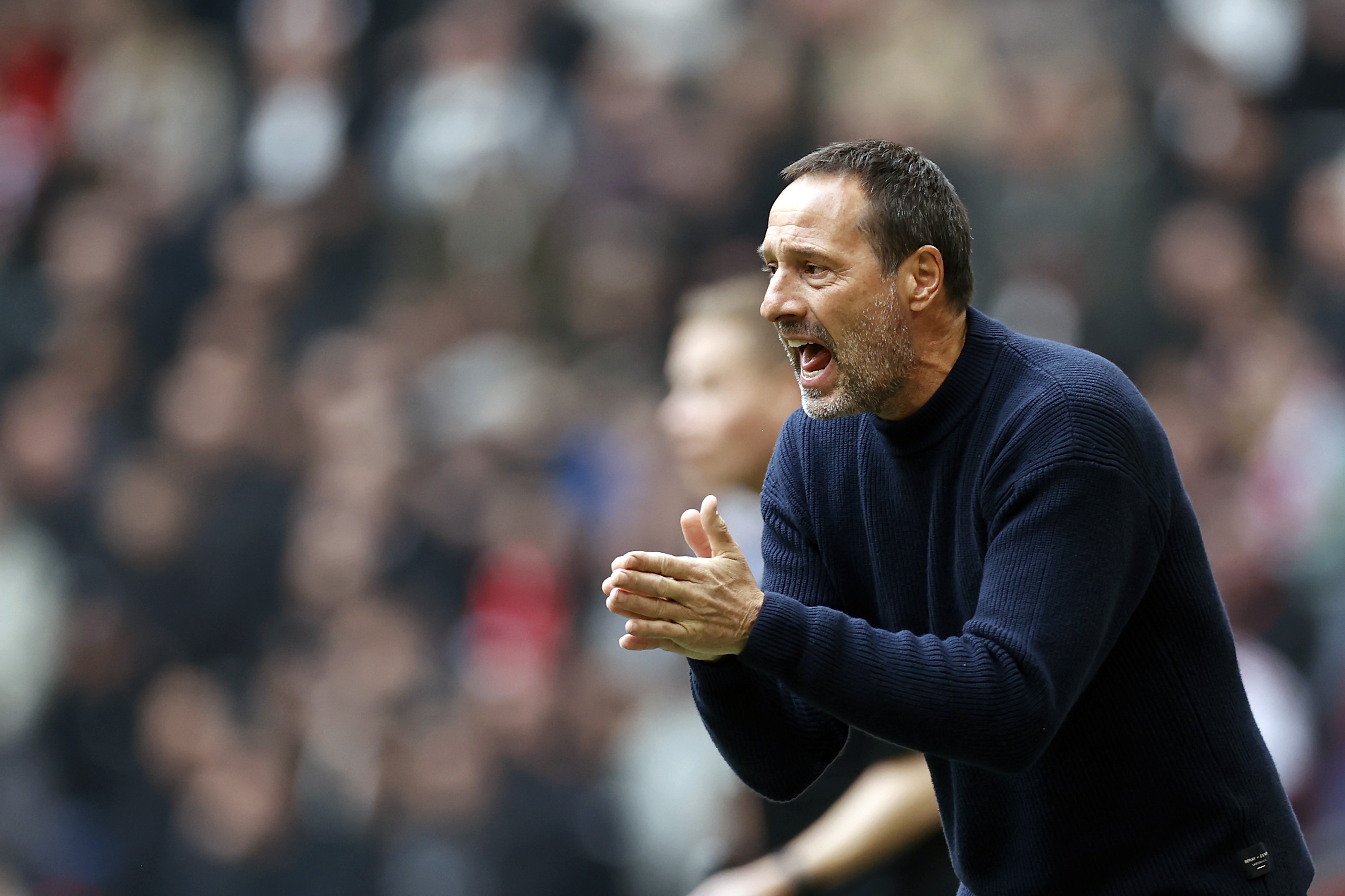 John van ‘t Schip Neemt Afscheid als Hoofdtrainer van Ajax