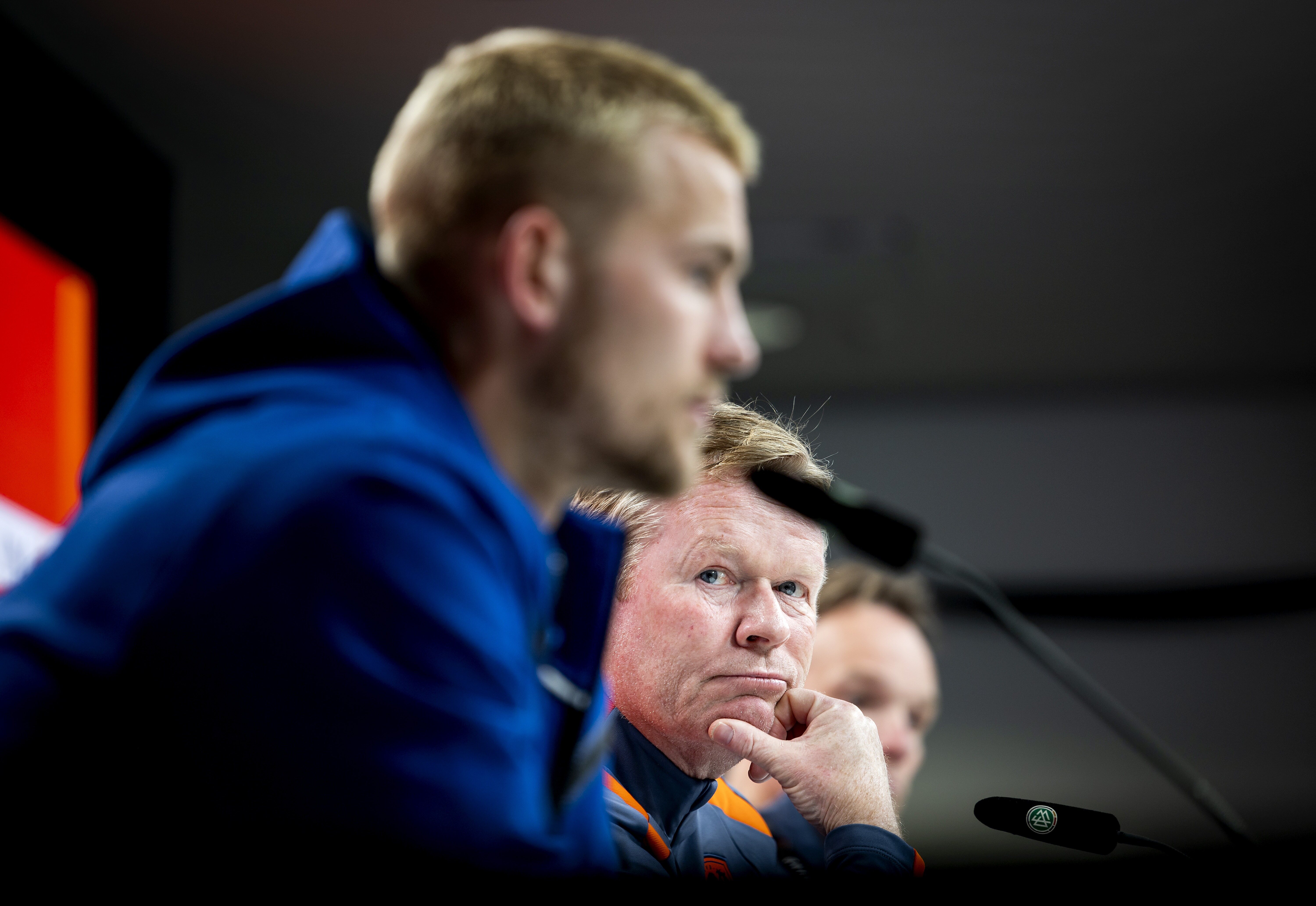 Oranje met De Ligt tegen Duitsland in basis 11: Koeman Houdt Kaarten tegen de Borst