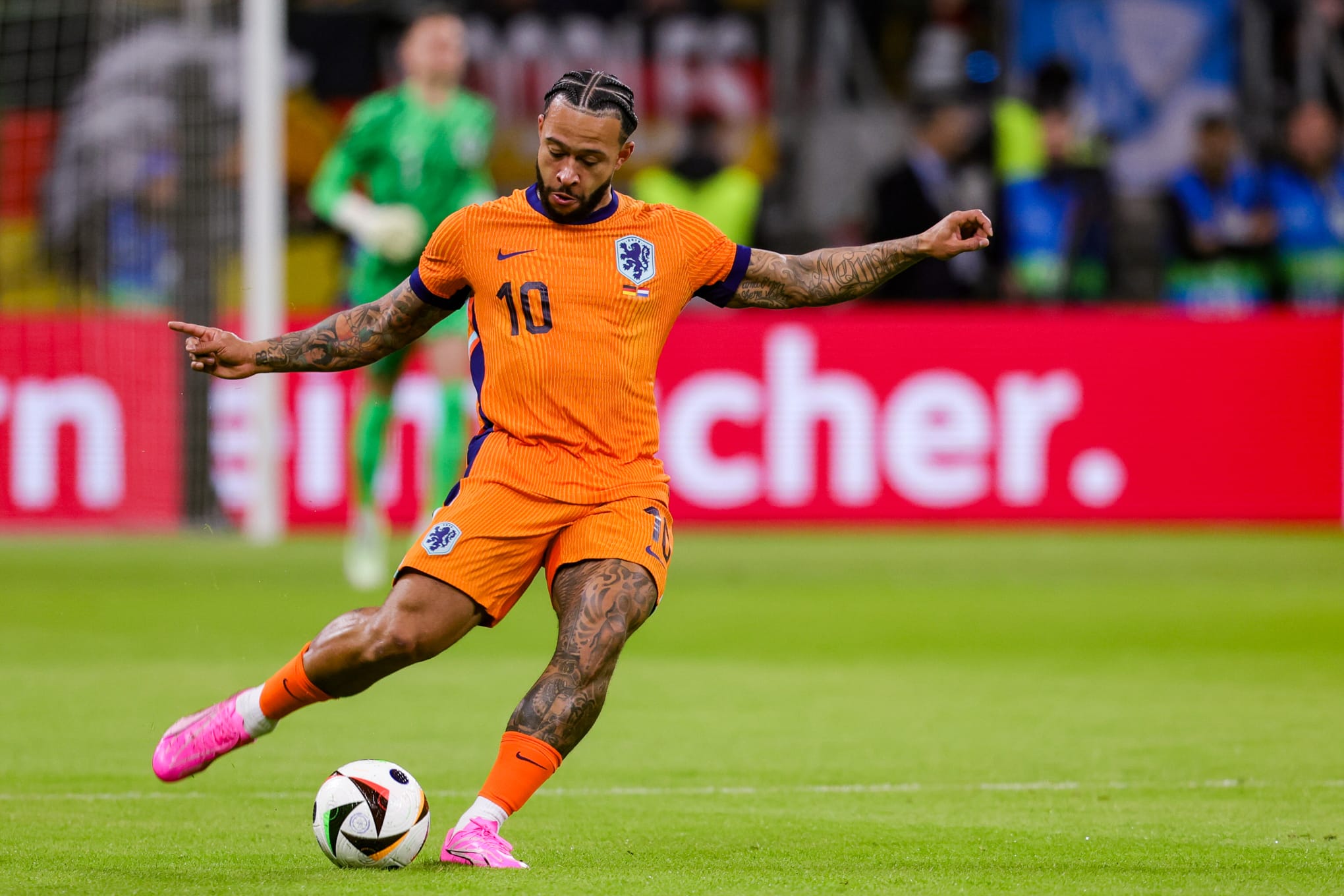 Memphis Depay verdient dit bizarre salaris in 2024