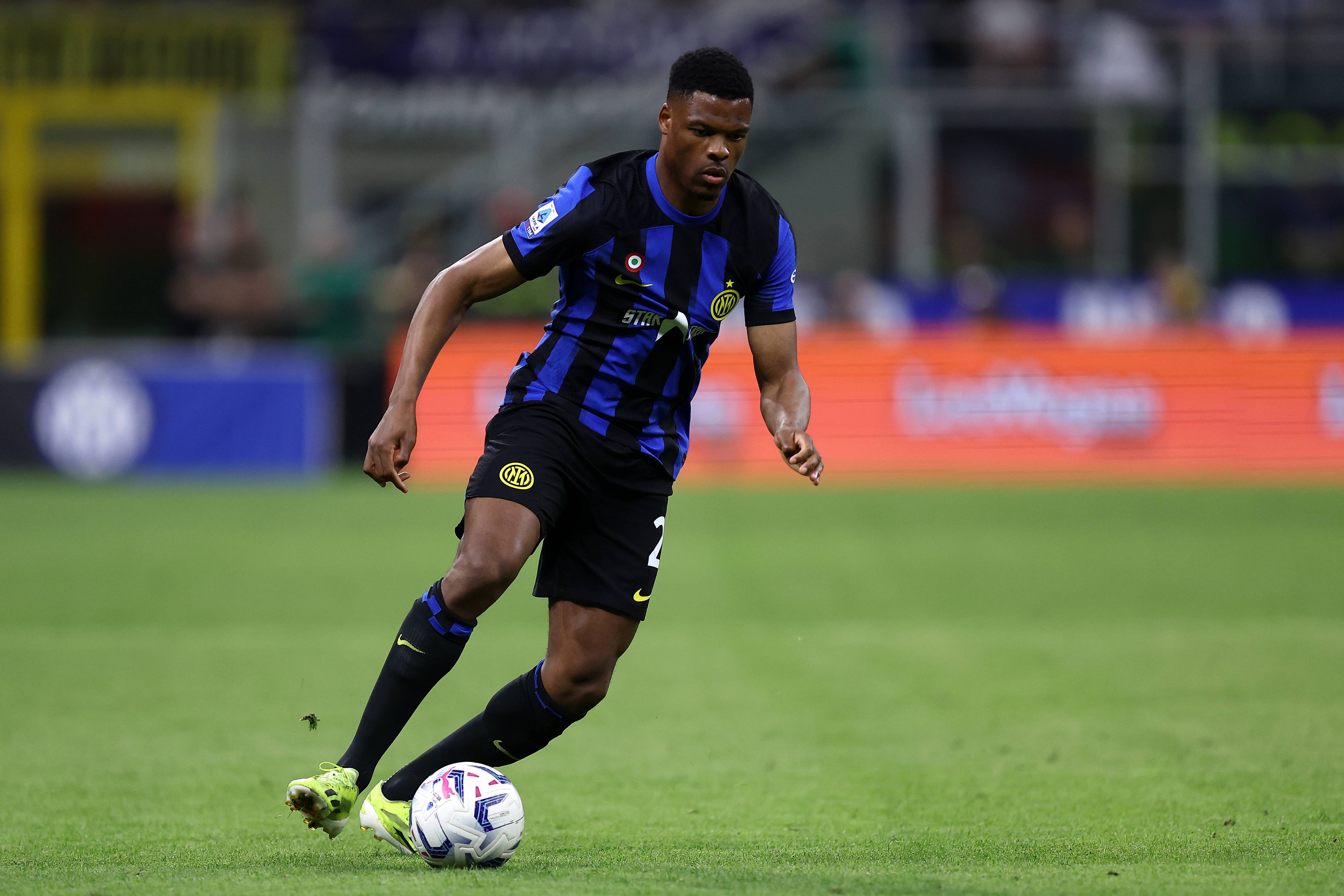 Denzel Dumfries betuigt spijt na controversieel titelfeest