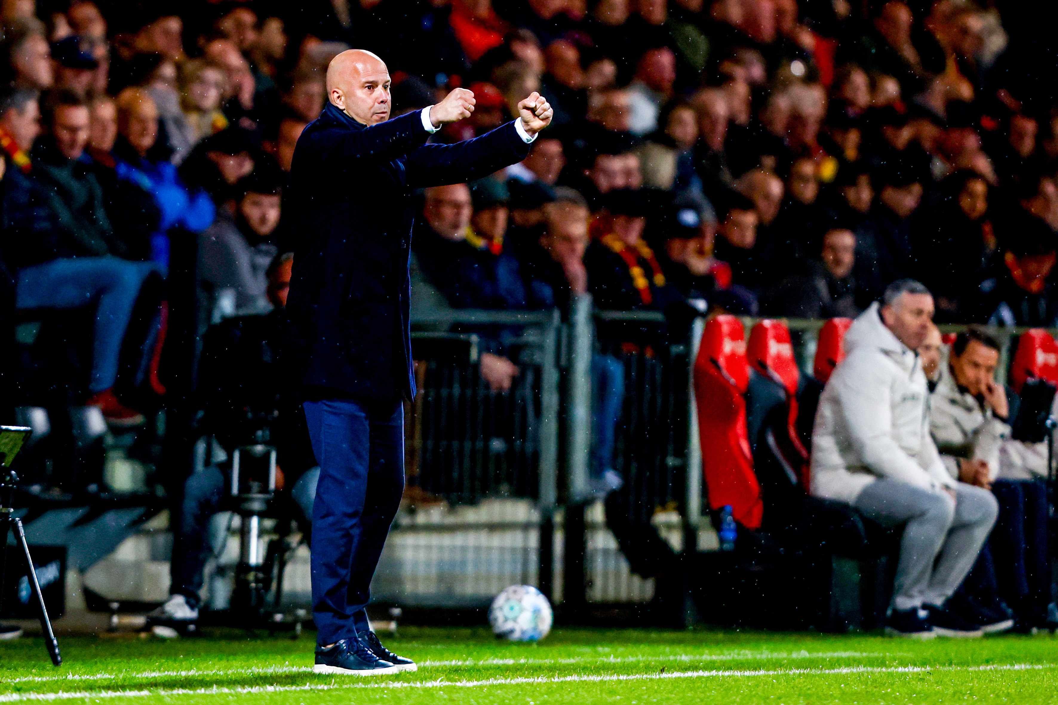 Arne Slot Bereikt Mondeling Akkoord met Liverpool als Klopp’s Opvolger