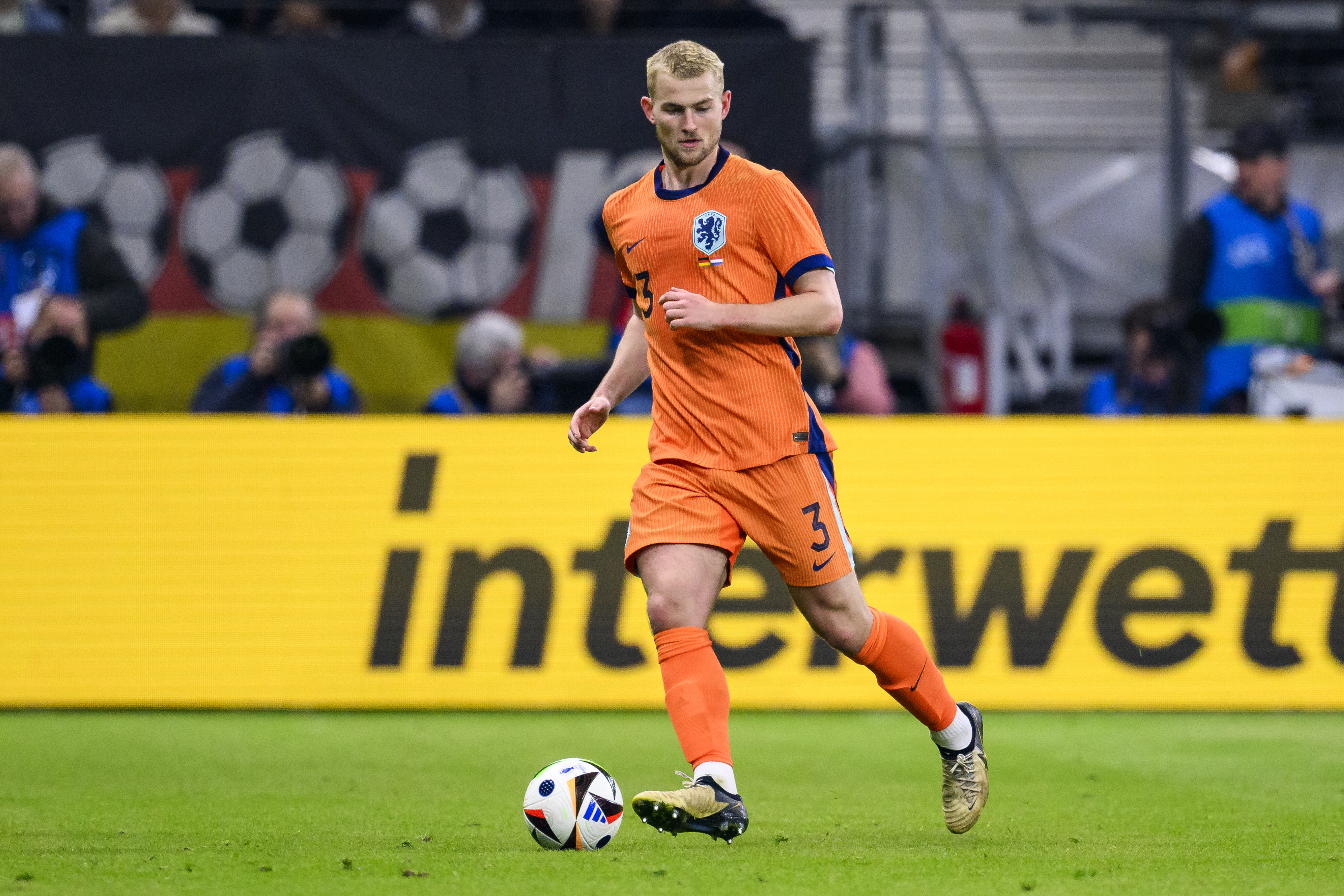 Een jonge Miljonair: Dit bizarre salaris krijgt Matthijs de Ligt in 2024
