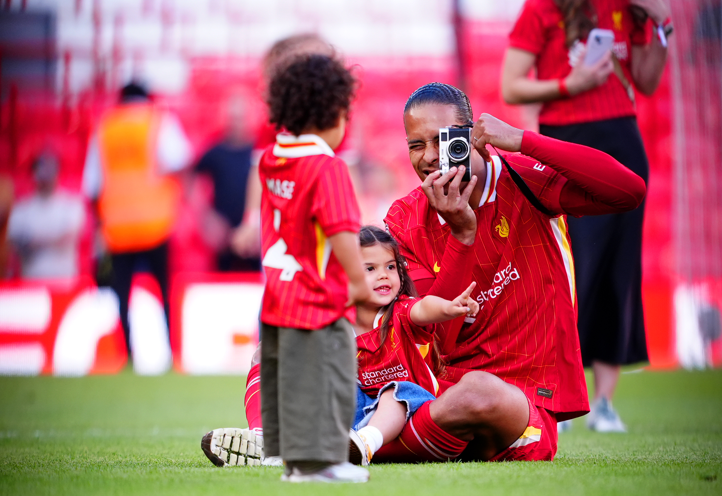 Dit hoge salaris ontvang Virgil van Dijk in 2024 bij Liverpool