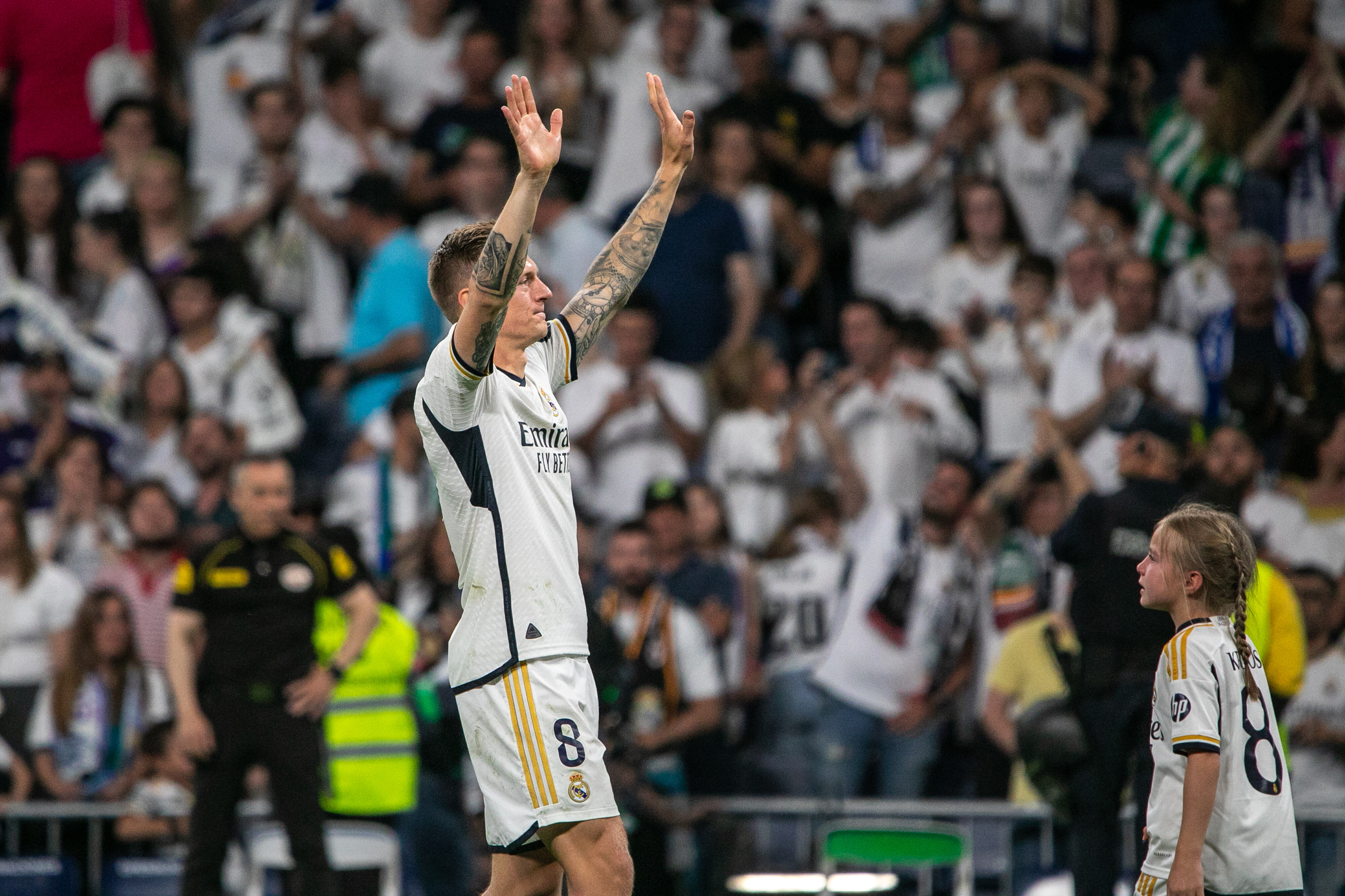 Toni Kroos neemt Emotioneel Afscheid van Real Madrid na Tien Onvergetelijke Jaren