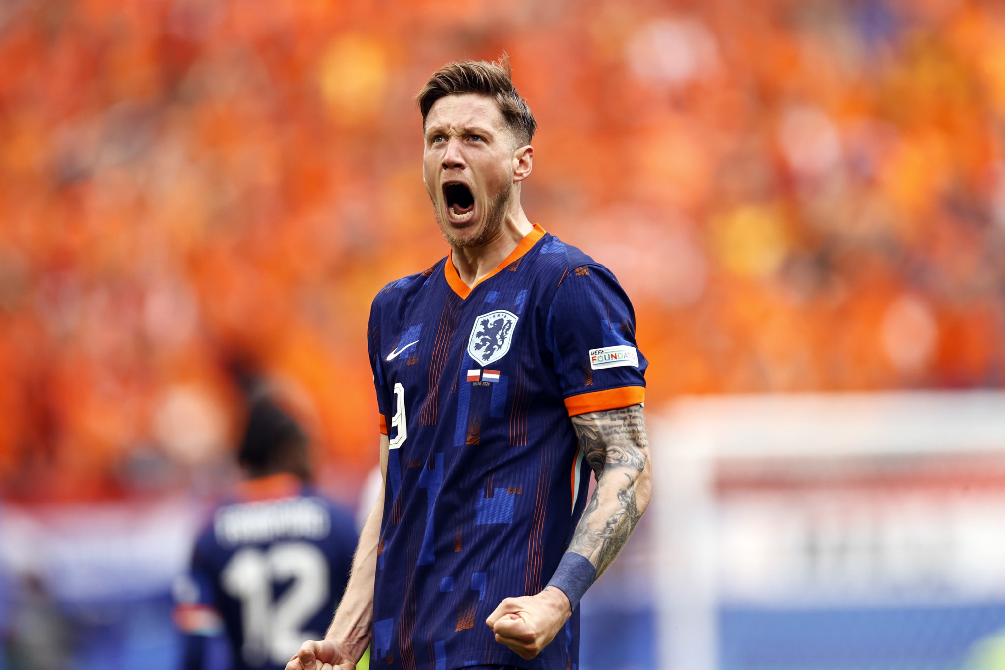 Oranje Start EK met Laatste Minuut Zege op Polen