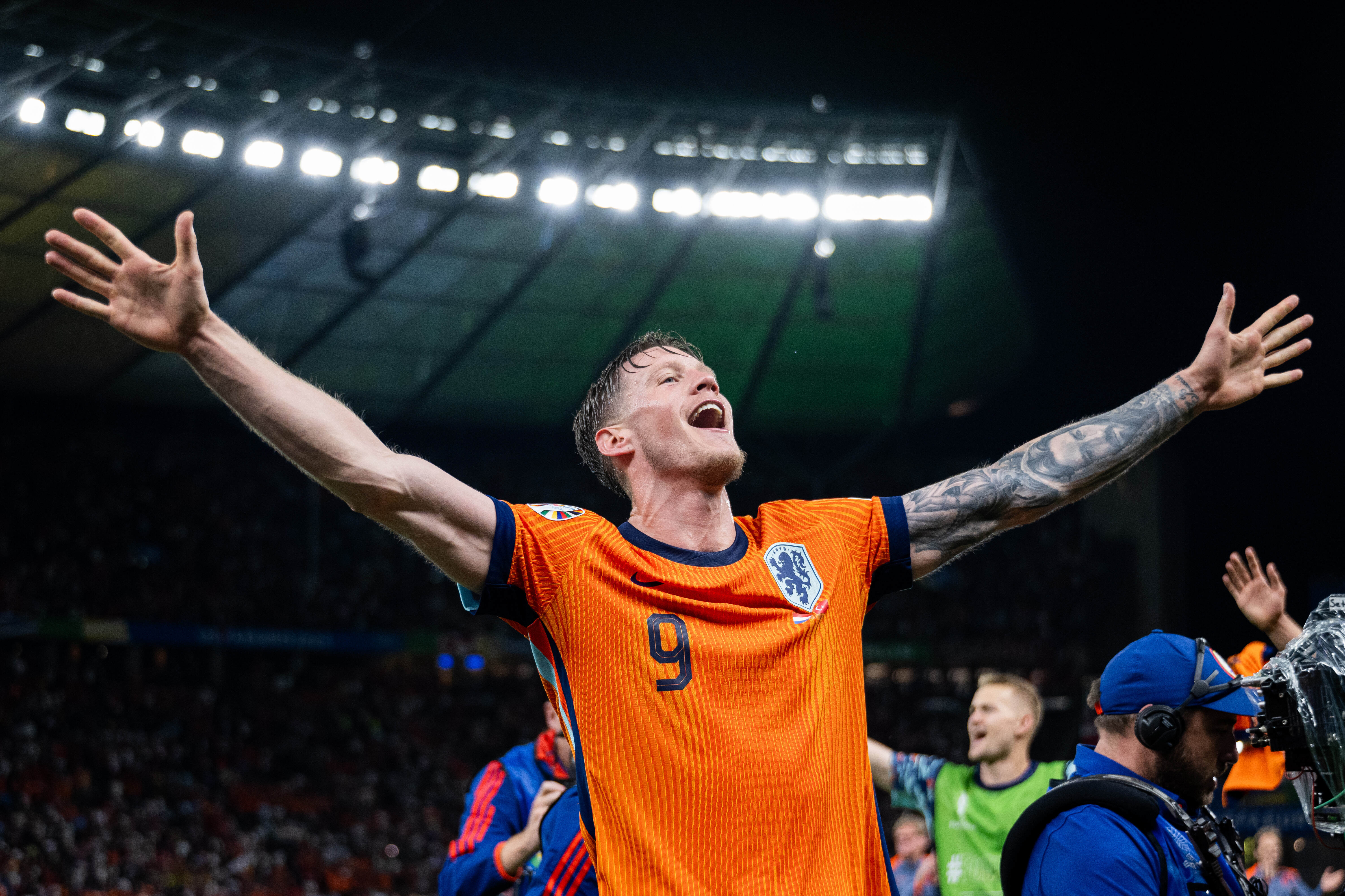 Wout Weghorst op weg naar Ajax: Contract tot 2026 bijna rond