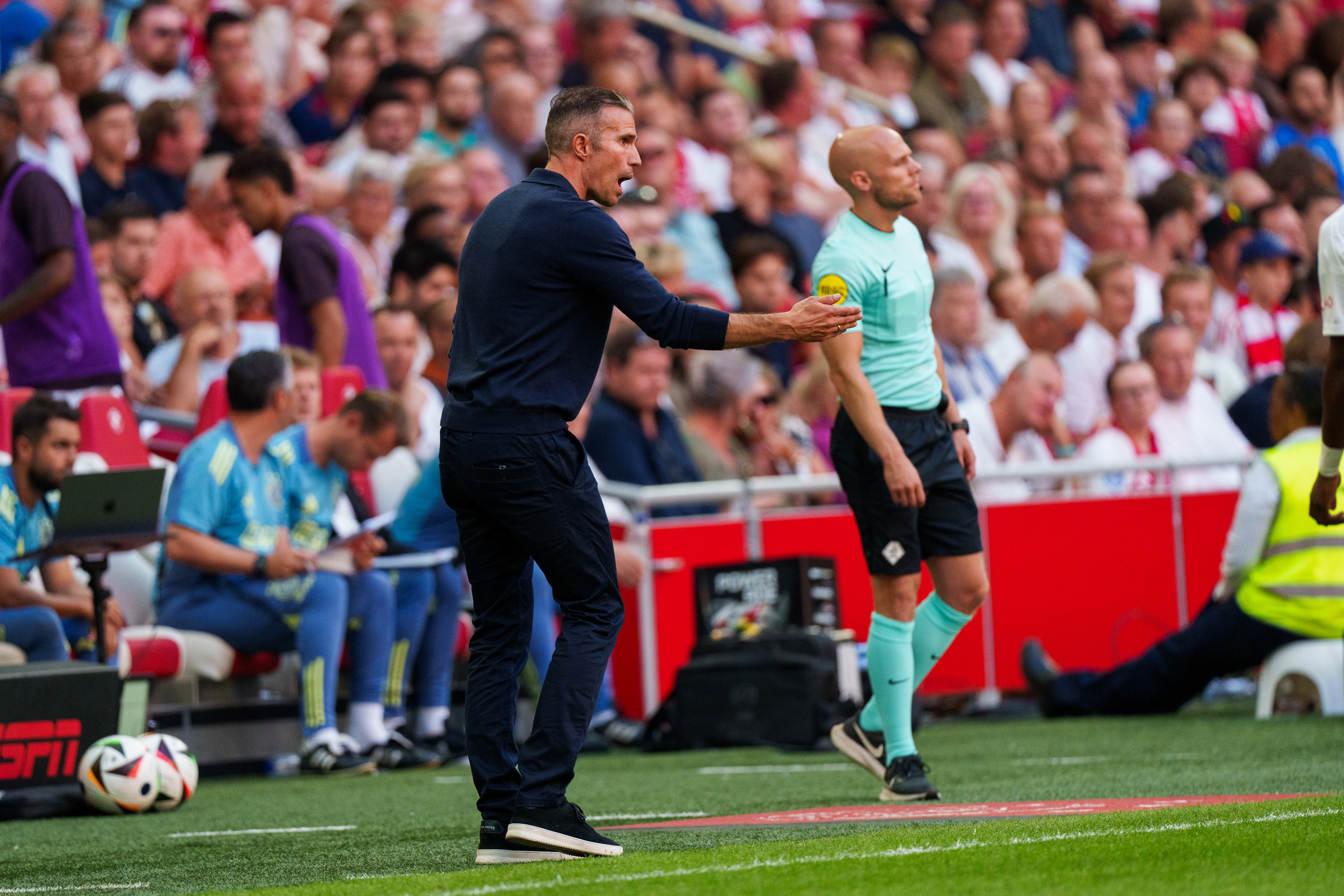 Ajax Begint Seizoen met Moeizame Zege op sc Heerenveen