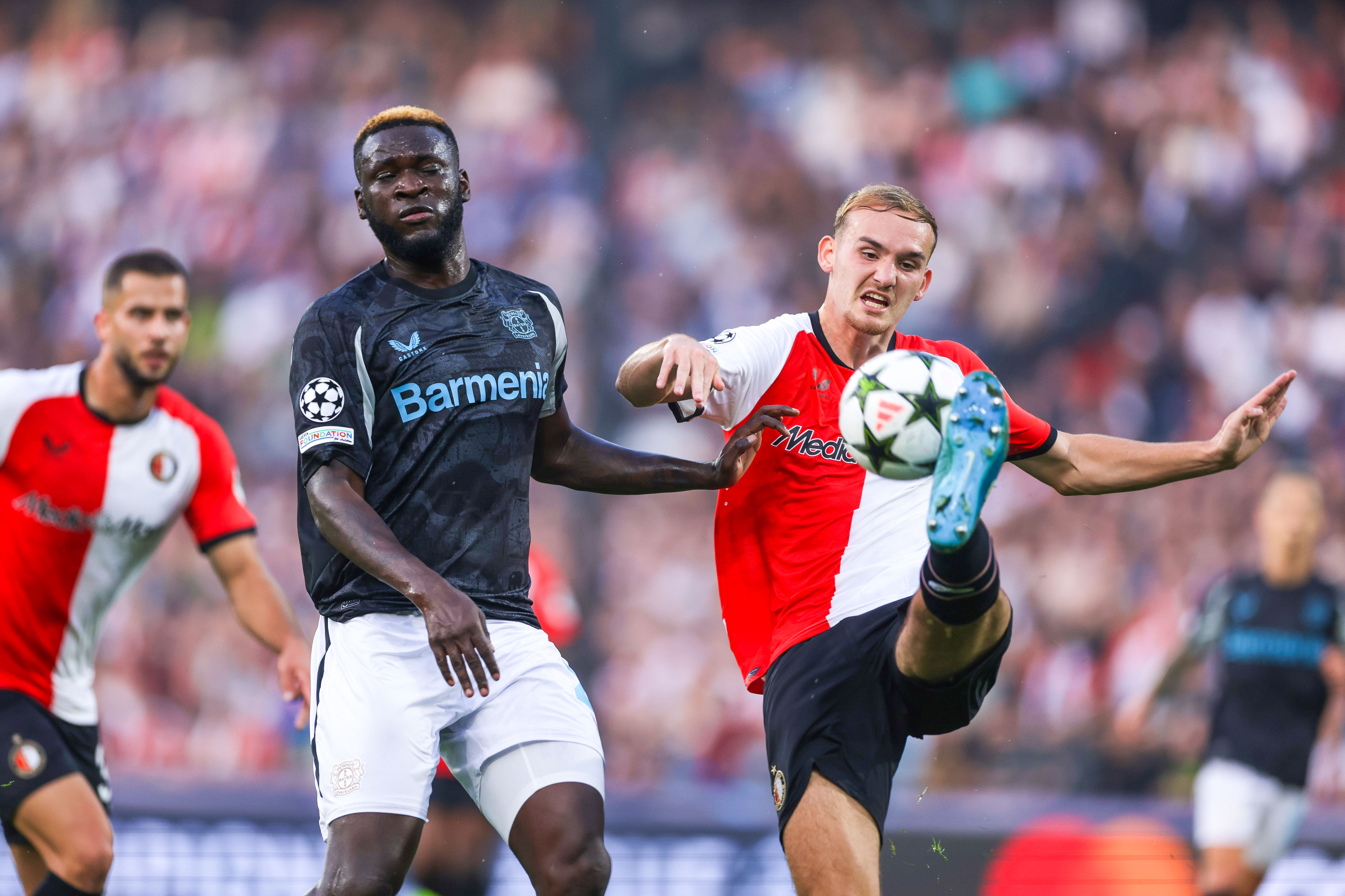 Feyenoord kansloos onderuit tegen Leverkusen: Priske’s ploeg niet klaar voor Champions League