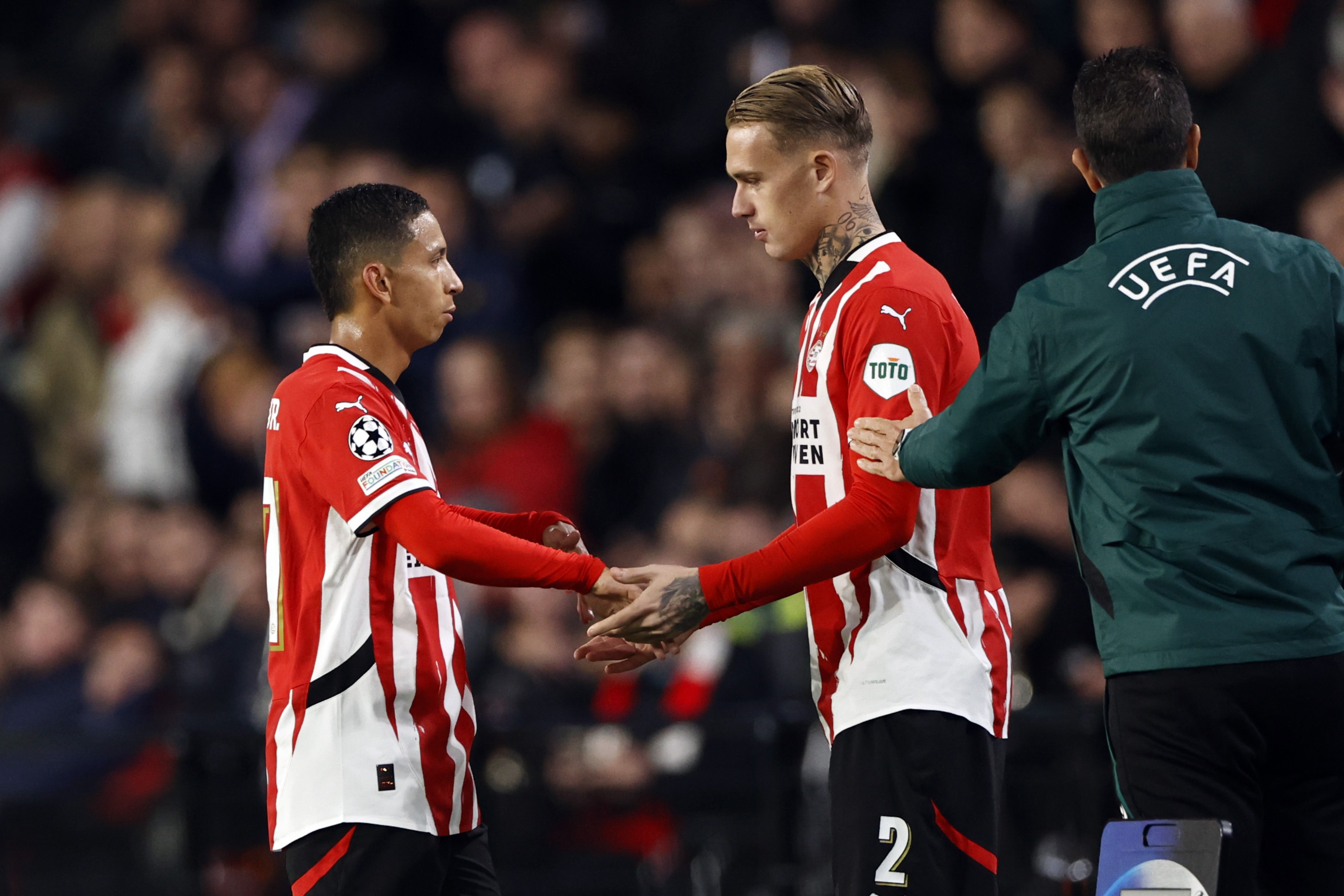 PSV mist Karsdorp en Schouten in cruciale Champions League-wedstrijd tegen PSG