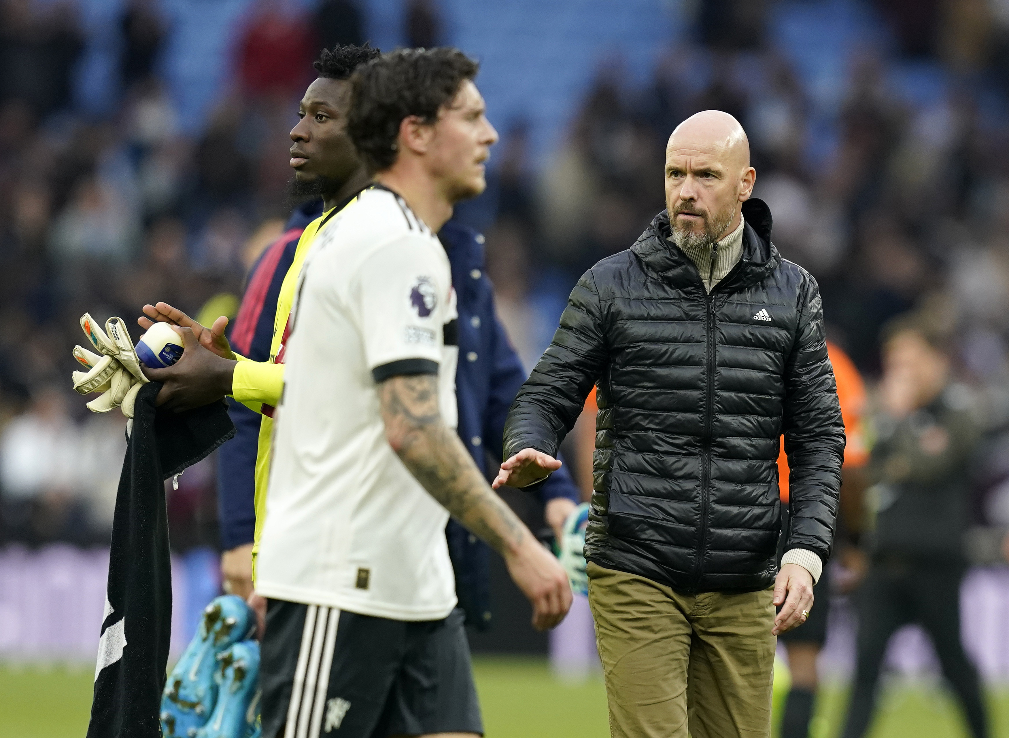 Ten Hag houdt hoop na doelpuntloos gelijkspel tegen Aston Villa: 0-0