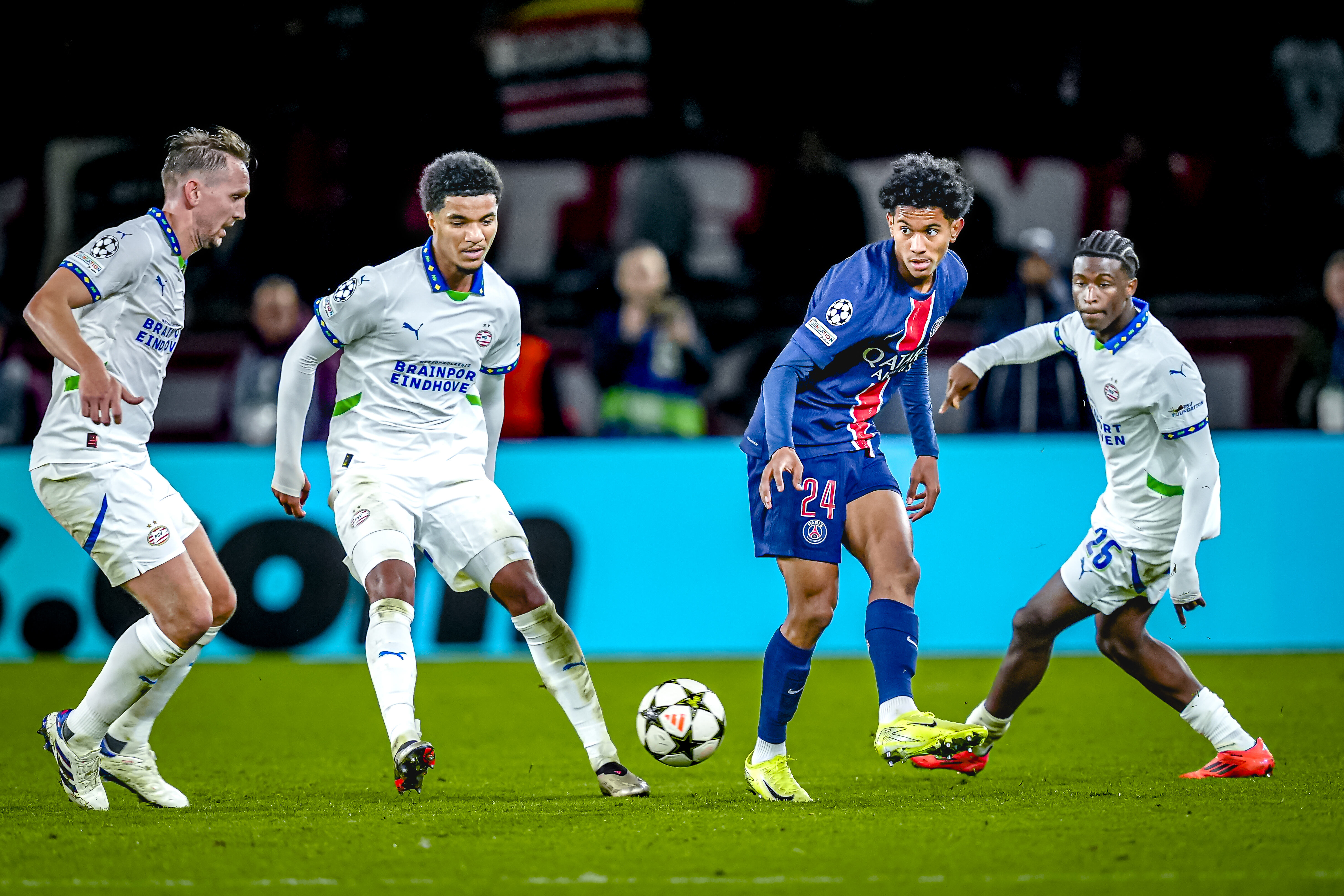 PSV stunt met gelijkspel tegen PSG in Parijs