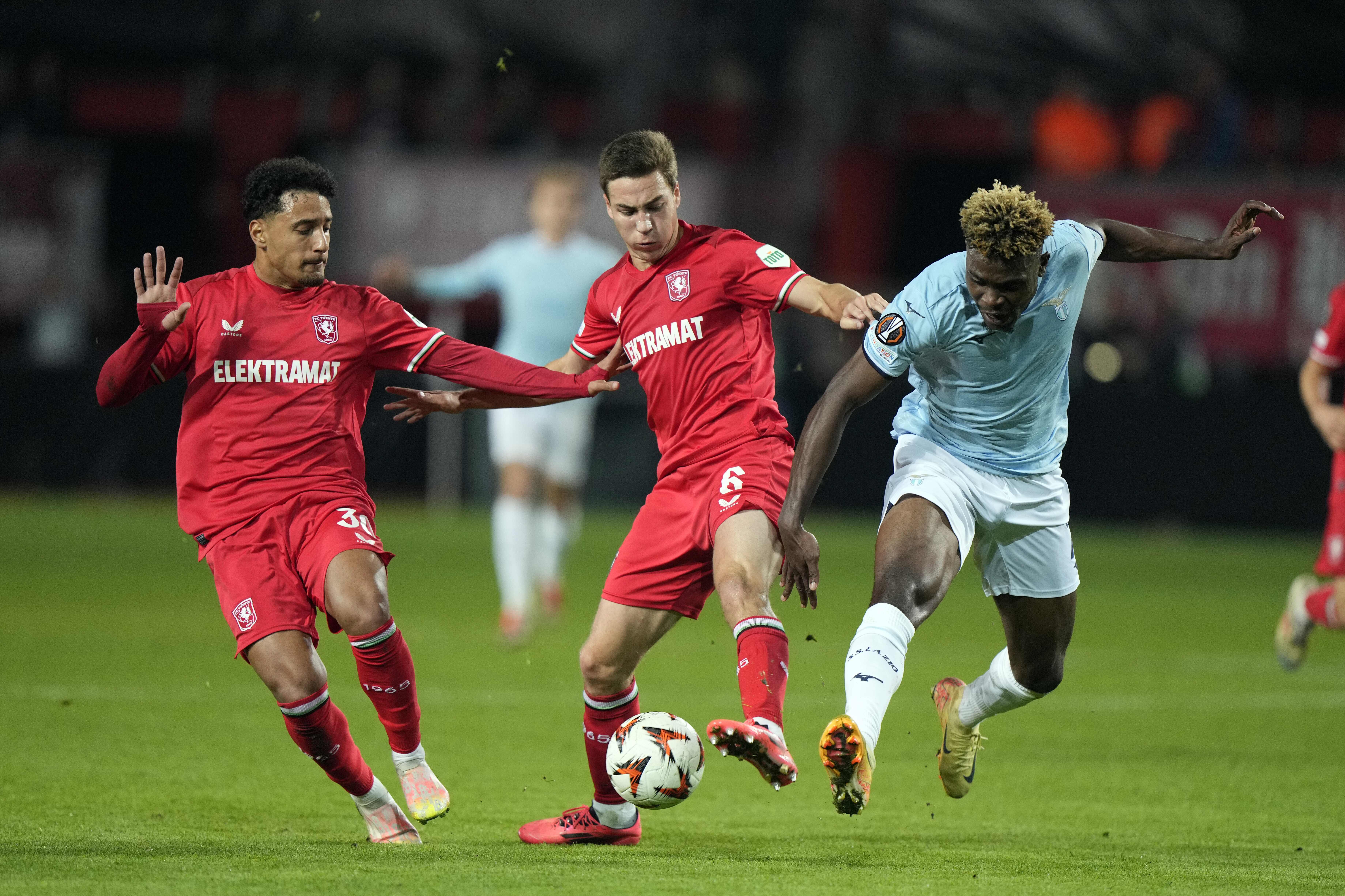 Teleurstellende avond voor FC Twente na vroege rode kaart Unnerstall