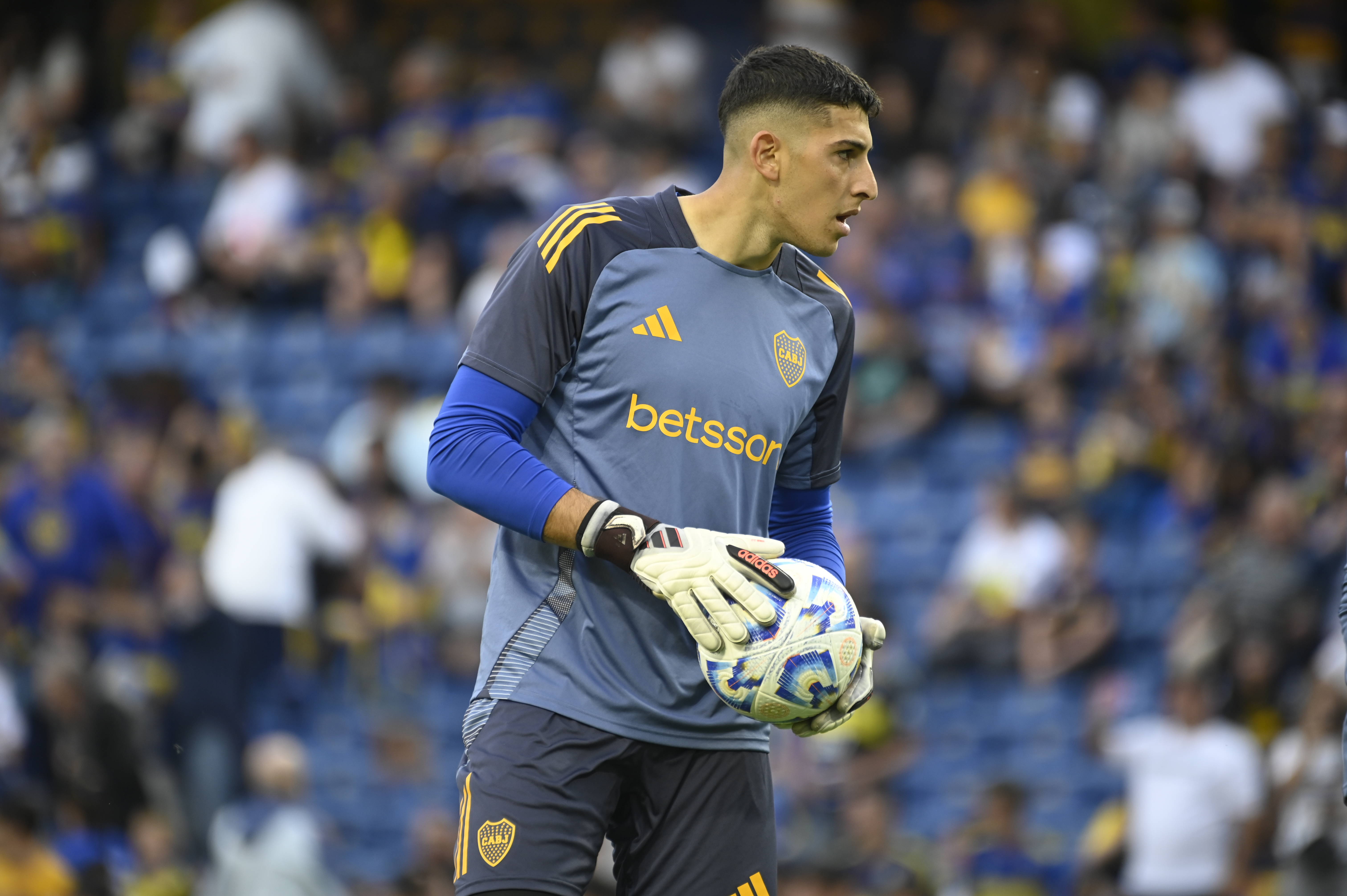 Arsenal transfer gossip: Competition for Raya to arrive in January? Whisper+ verdict