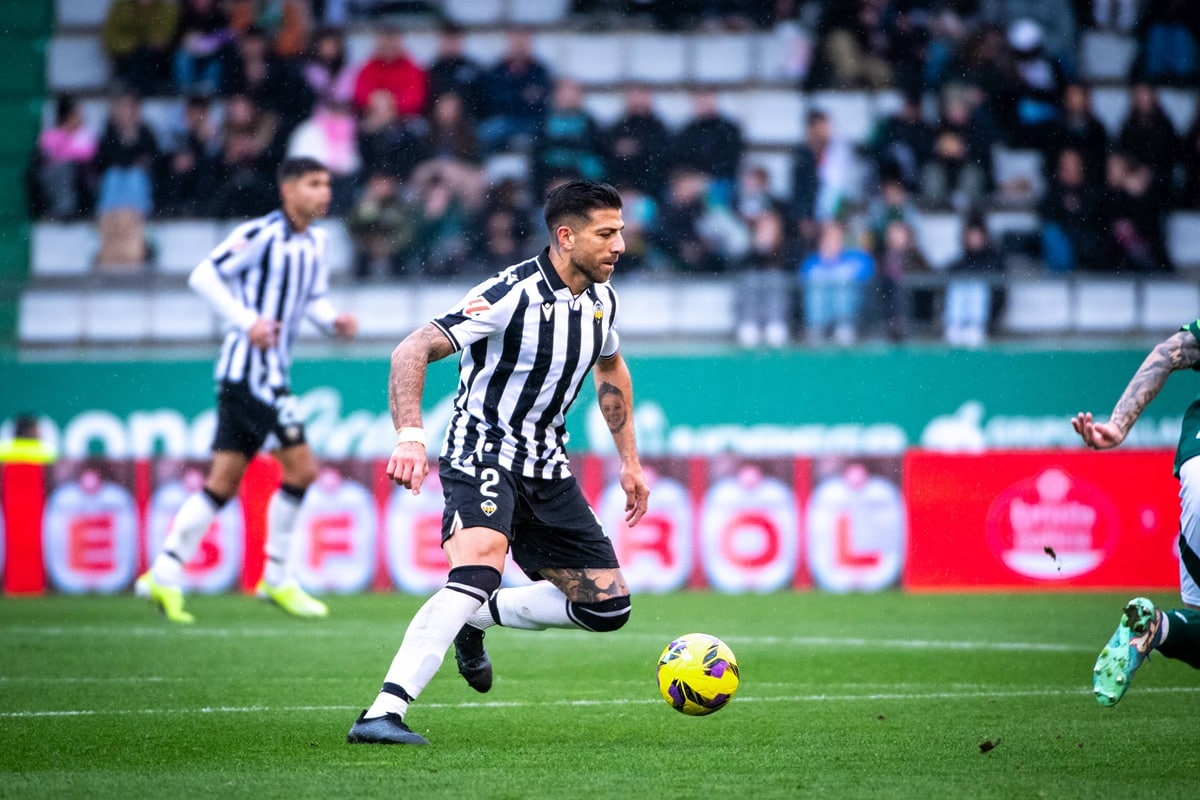 LEAGUE 00/01, Hamburg; HAMBURGER SV - DEPORTIVO LA CORUNA 1:1;... News Photo - G