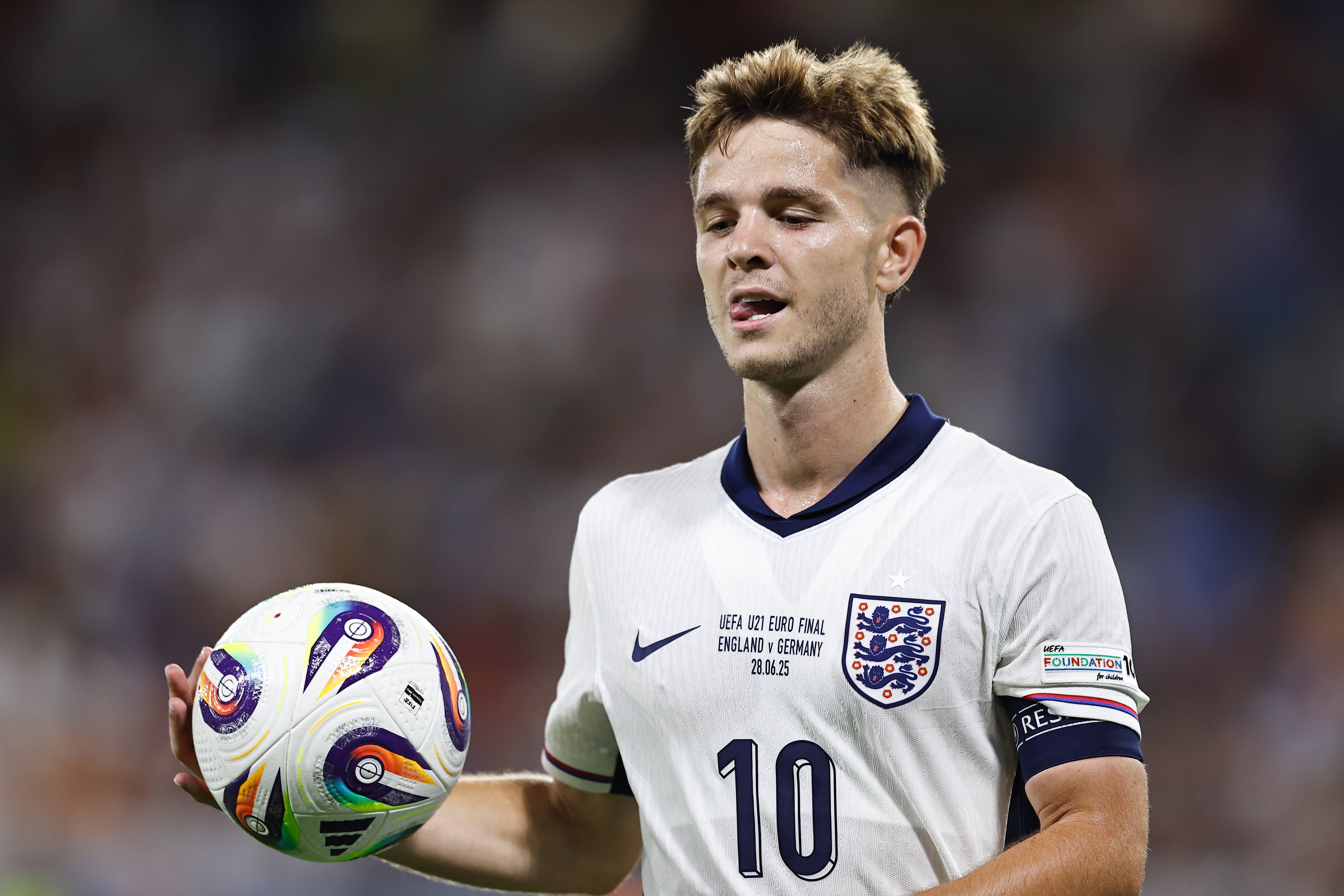 Borussia Dortmund transfer news: Bundesliga giants plotting move for Man City youngster – Whisper+ verdict