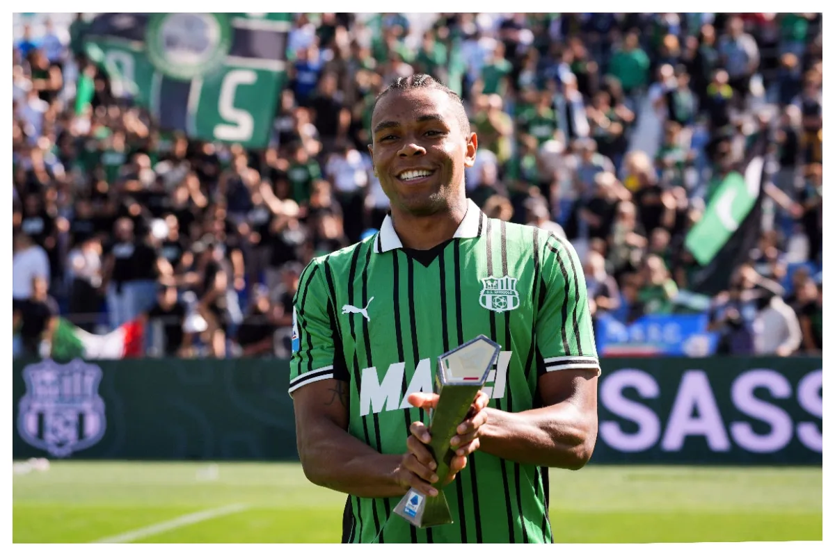 Armand Lauriente celebrating his player of the match award || Imago