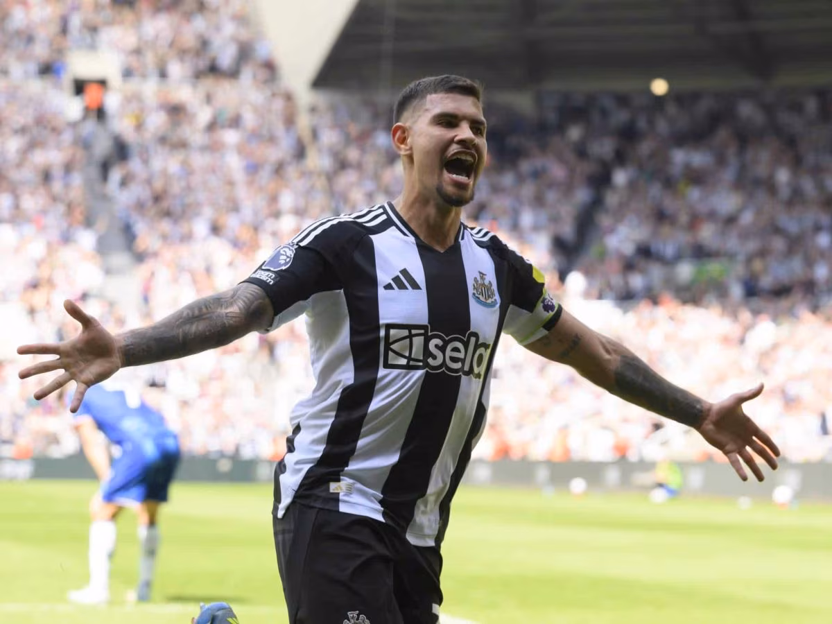 Today&rsquo;s Best Transfer Gossip & Rumours with Whispers Five: Saudi ready to spend big on Newcastle superstar
