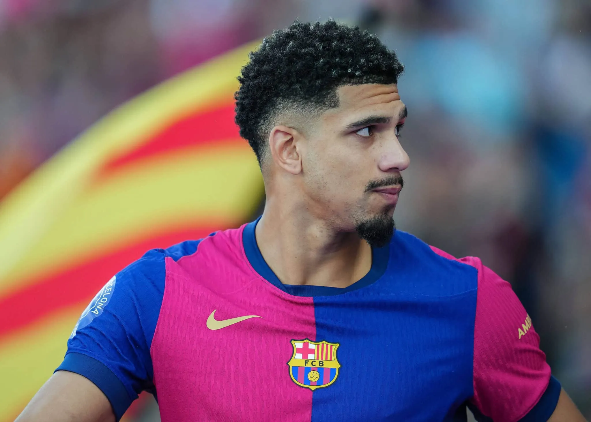 Barcelona&rsquo;s Ronald Araujo dilemma: Extend or transfer &euro;70m-rated defender? Whisper+ verdict