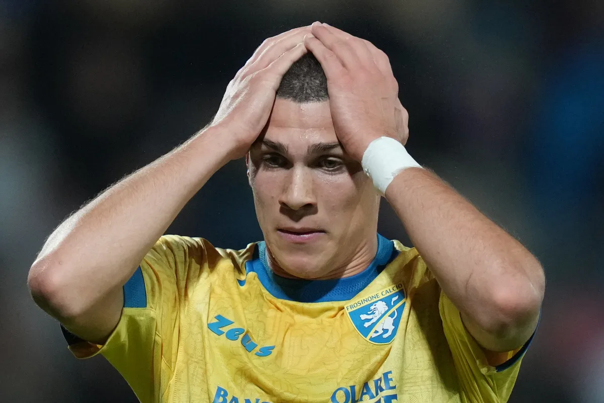 Everton and Crystal Palace eye &pound;7m-rated winger dubbed the 'next Kvaratskhelia'