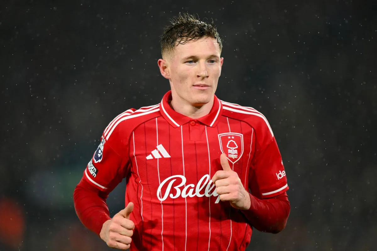 Elliot Anderson pictured in action for Nottingham Forest.