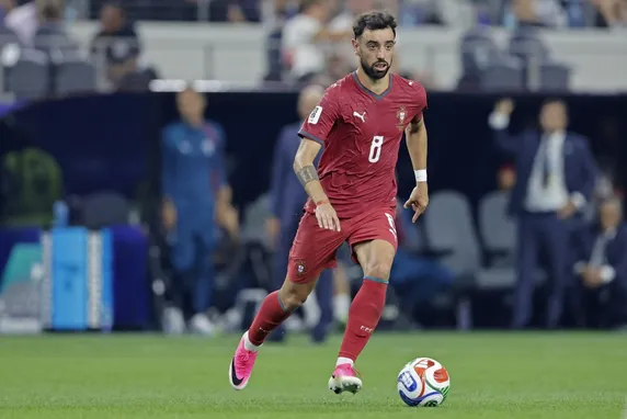 Latest transfer news today: Enzo Maresca targets Chelsea winger as Bruno Fernandes is linked with stunning move