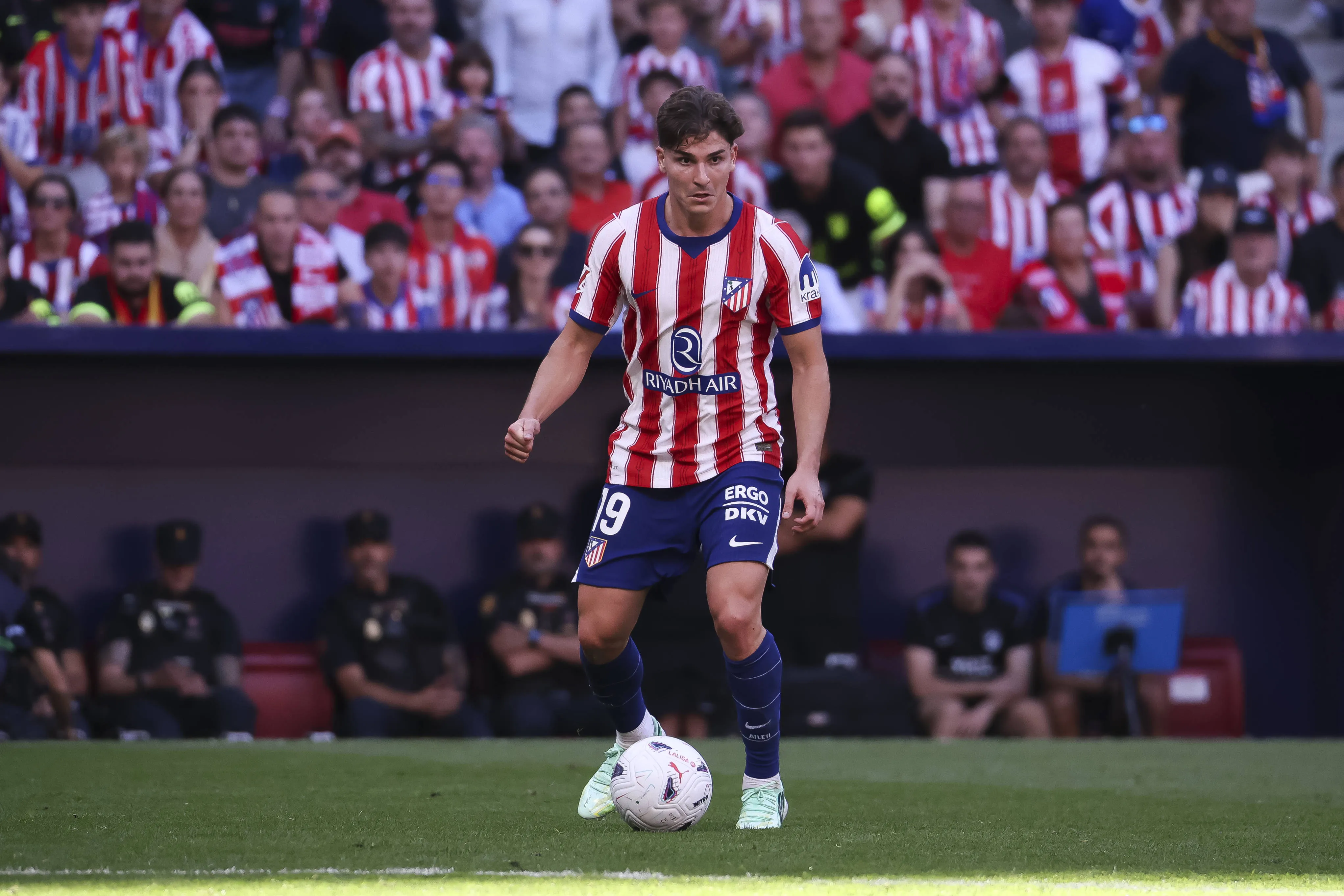 Latest transfer news today: Arsenal given fresh Julian Alvarez hope as Liverpool eye former midfielder