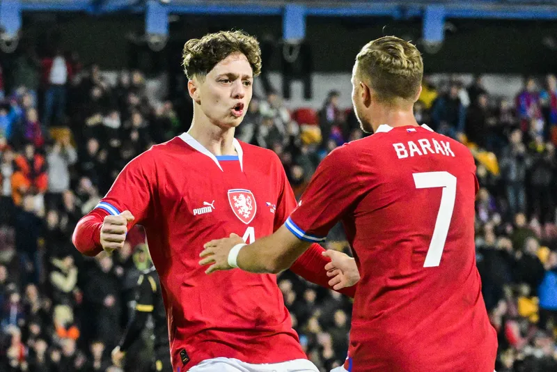 Czech Republic beat Armenia 2-1